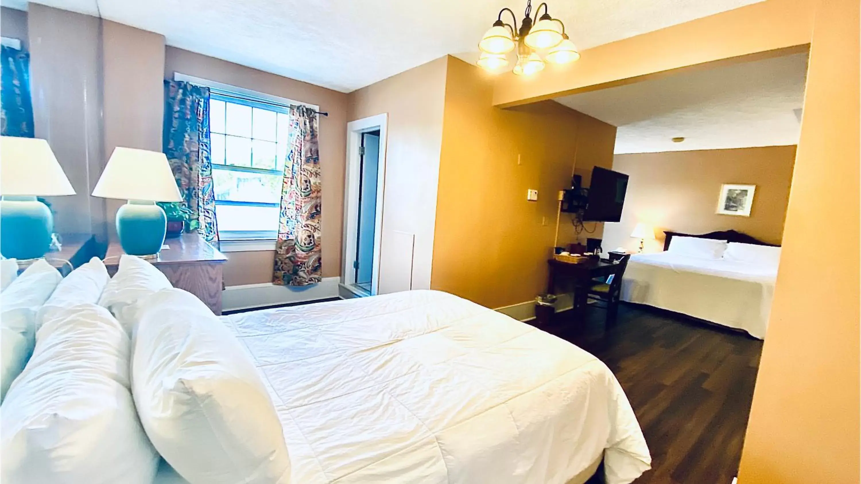 Suite with One King and One Queen Bed in Shawnee Inn and Golf Resort Suite with One King and One Queen Bed in Shawnee Inn and Golf Resort