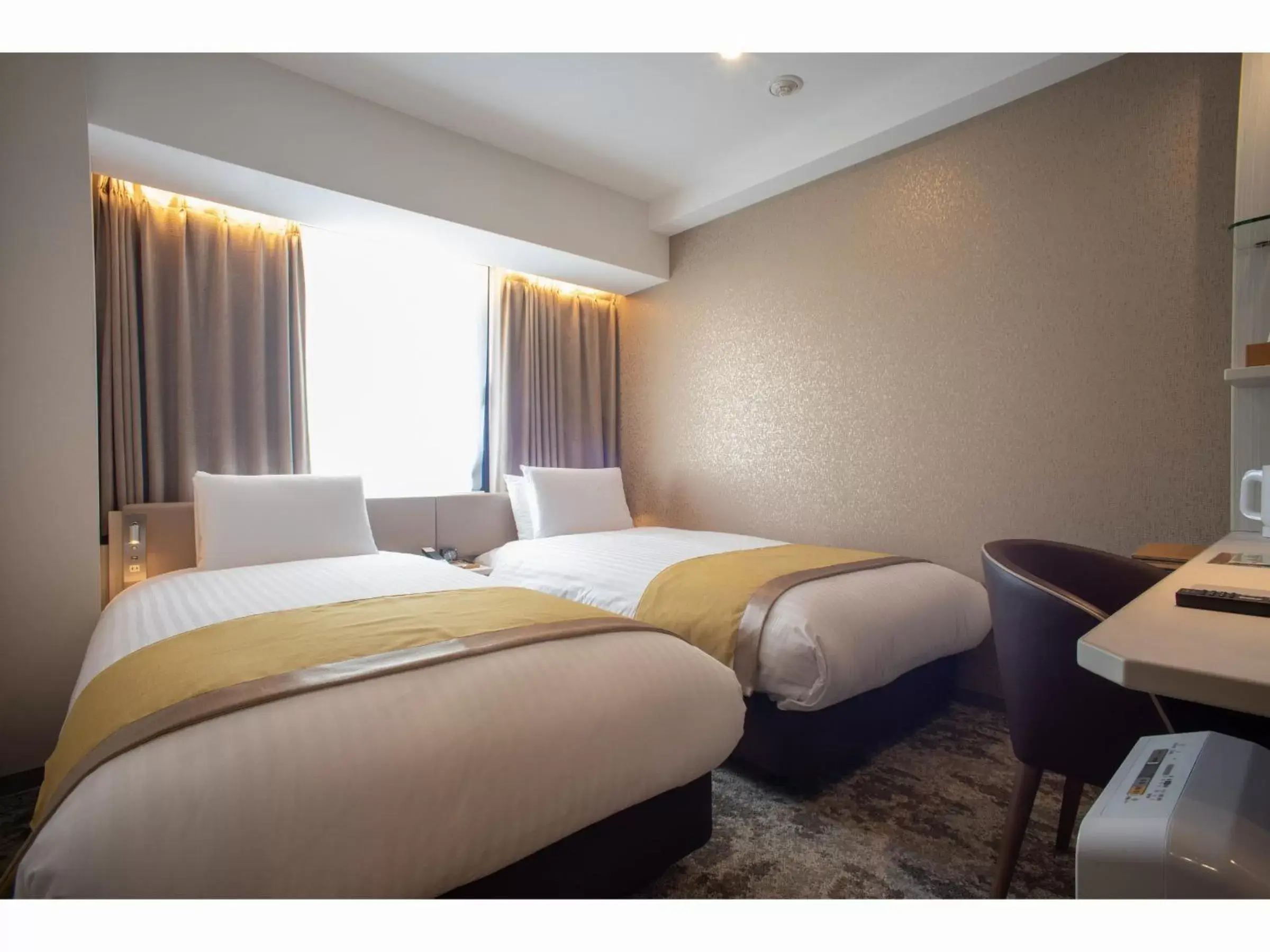 Standard Twin Room - single occupancy - Non-Smoking in The Rise Osaka Kitashinchi Standard Twin Room - single occupancy - Non-Smoking in The Rise Osaka Kitashinchi