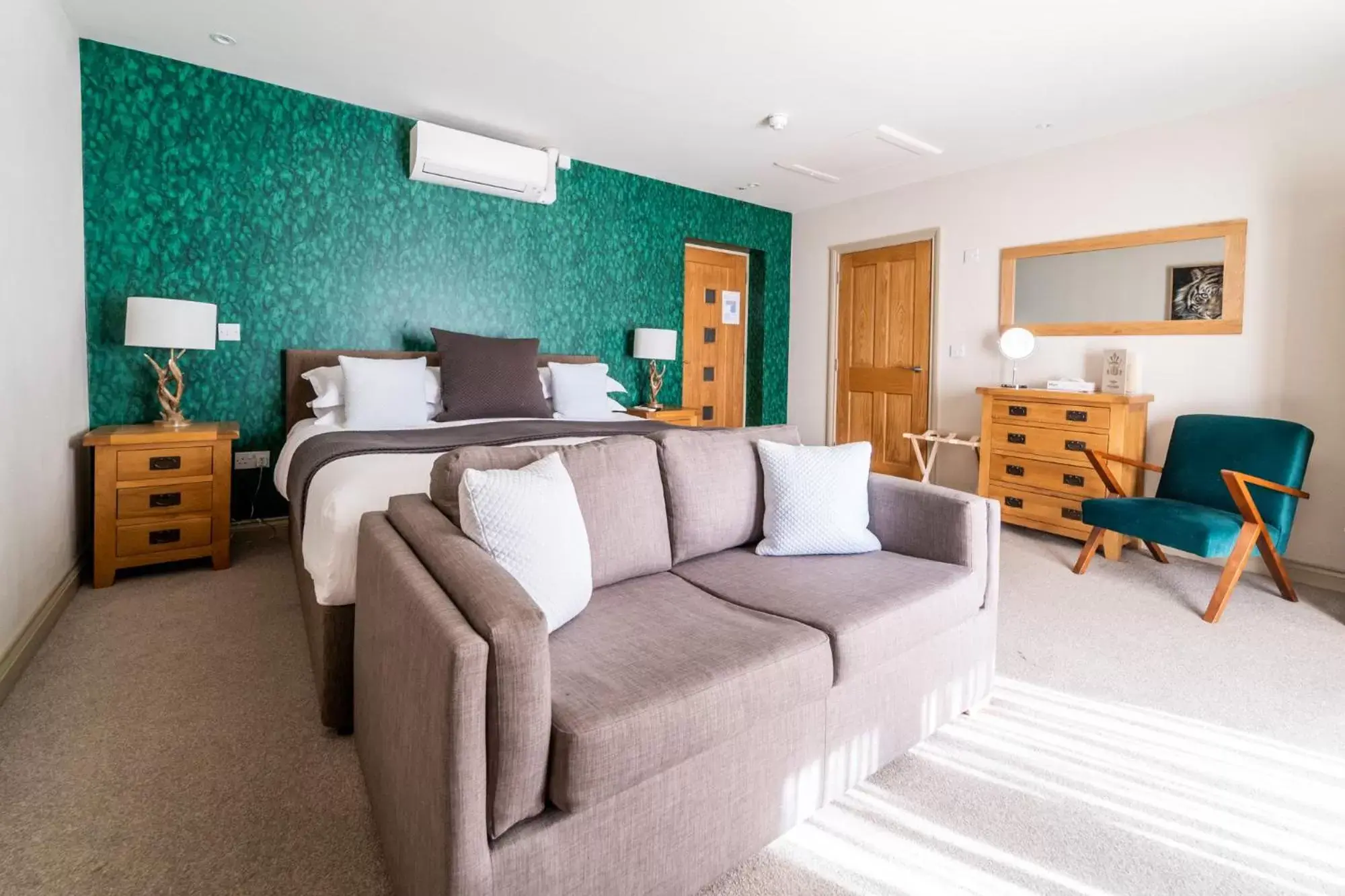 Family Room with Garden View in The Honingham Buck Family Room with Garden View in The Honingham Buck