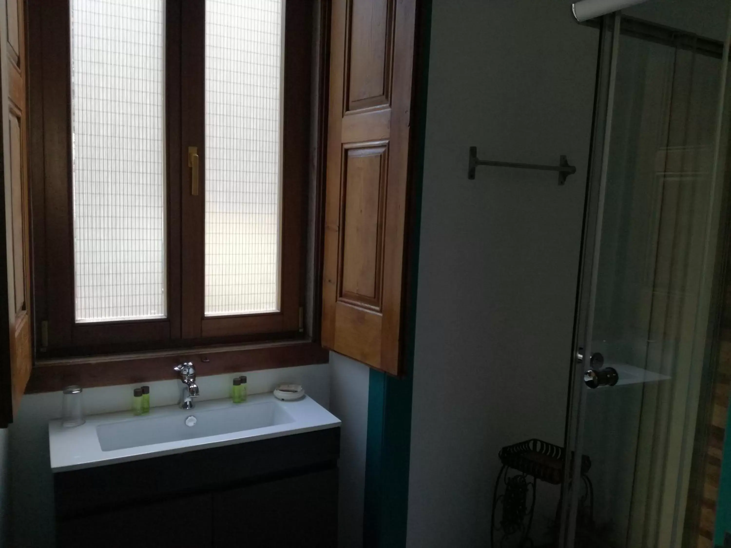 Superior Double or Twin Room with Garden View - 2nd Floor in Guest House Villa dos Poetas Superior Double or Twin Room with Garden View - 2nd Floor in Guest House Villa dos Poetas