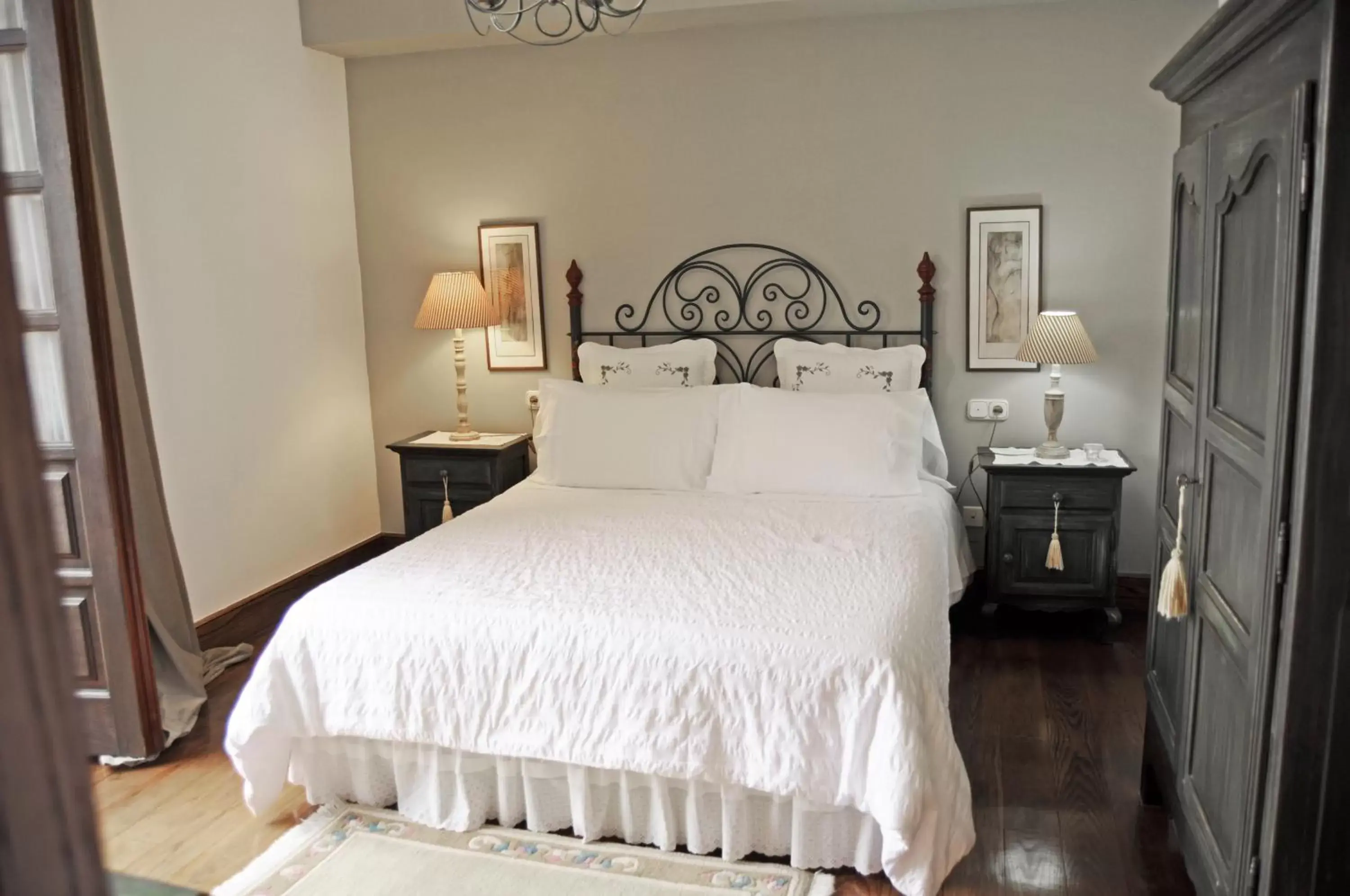 Double or Twin Room - single occupancy in Casa a Pedreira Rias Baixas Double or Twin Room - single occupancy in Casa a Pedreira Rias Baixas