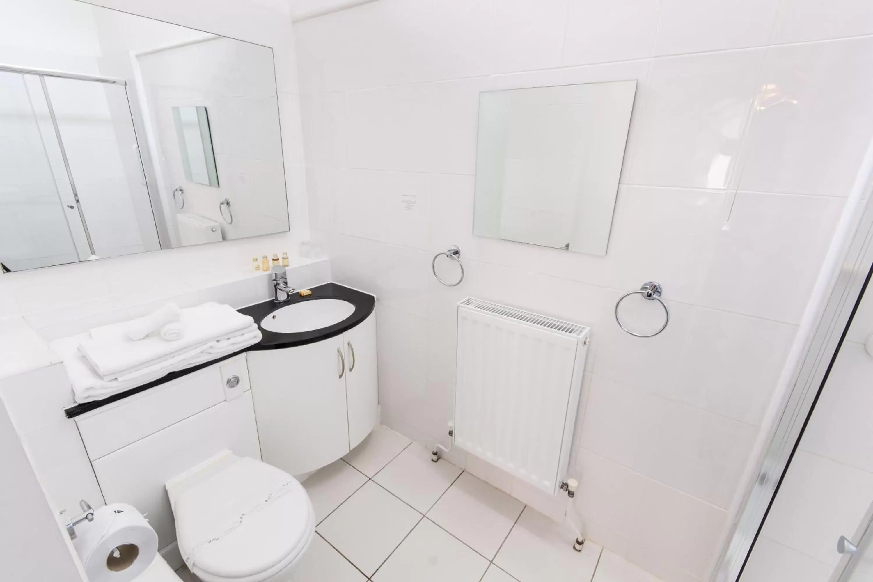 Superior King Room in Grovefield Manor Superior King Room in Grovefield Manor