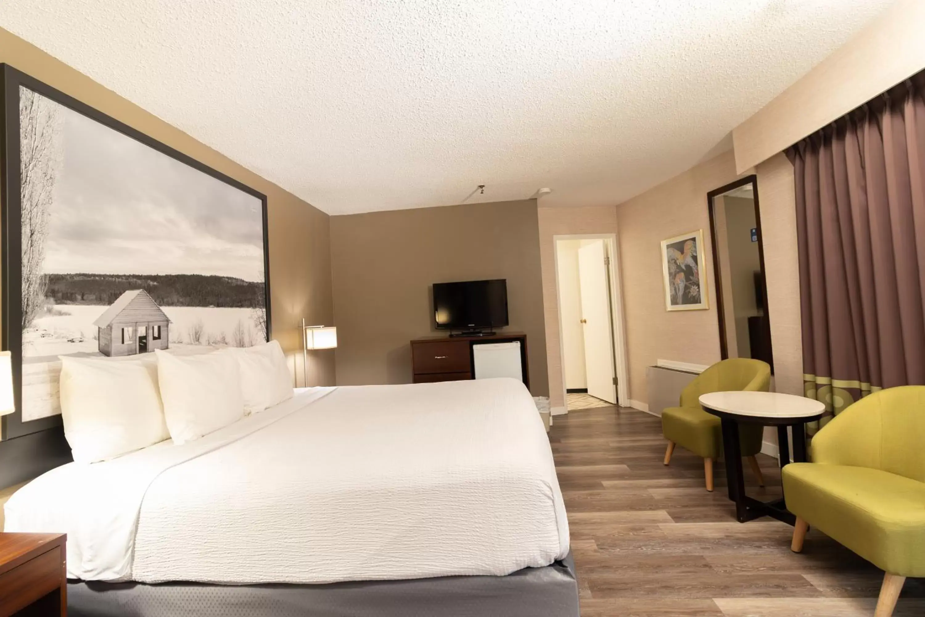 King Suite - Non-Smoking in Super 8 by Wyndham Prince George King Suite - Non-Smoking in Super 8 by Wyndham Prince George