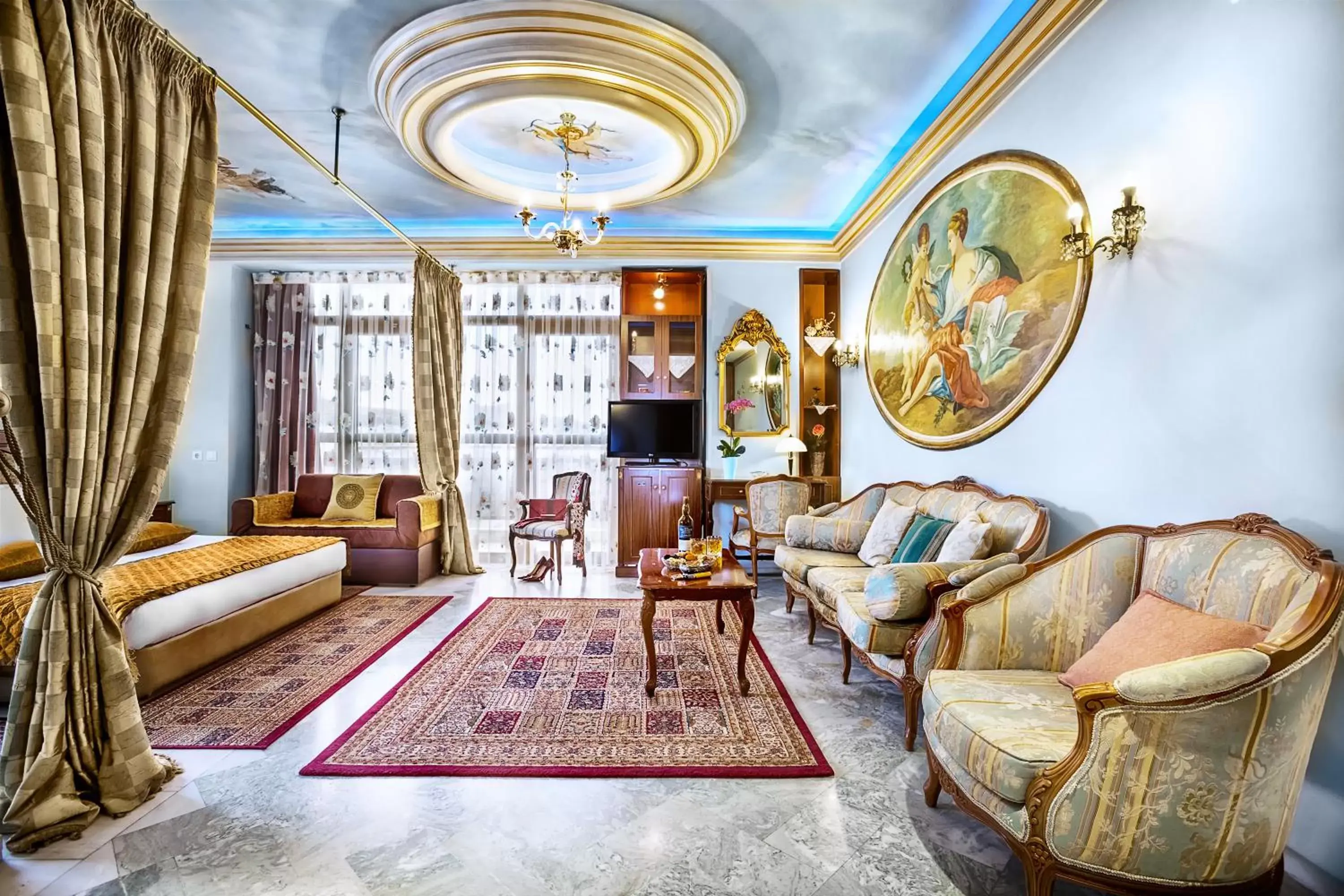 Junior Suite City View in Imperial Palace Classical Hotel Thessaloniki Junior Suite City View in Imperial Palace Classical Hotel Thessaloniki