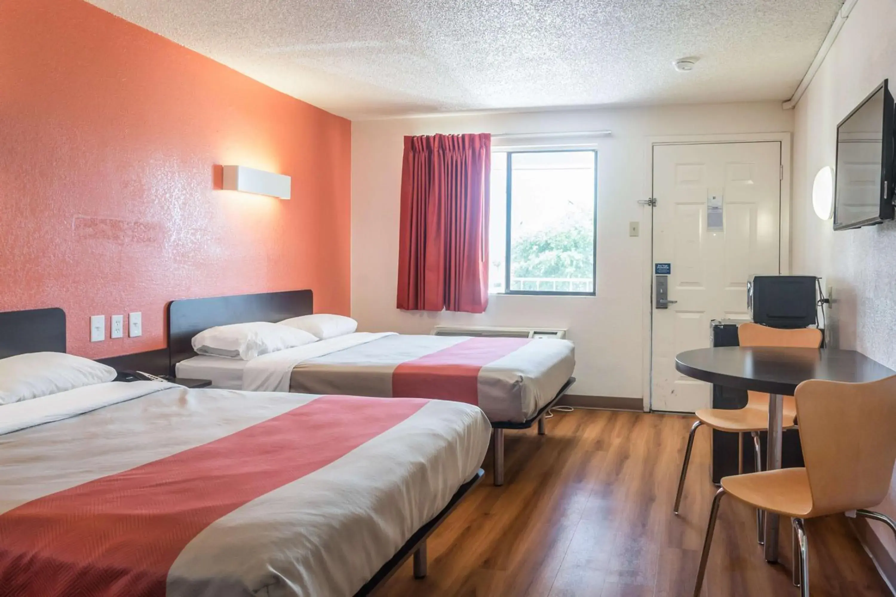 Queen Room with Two Queen Beds - single occupancy - Non-Smoking in Motel 6-Mesquite, TX - Rodeo - Convention Ctr Queen Room with Two Queen Beds - single occupancy - Non-Smoking in Motel 6-Mesquite, TX - Rodeo - Convention Ctr