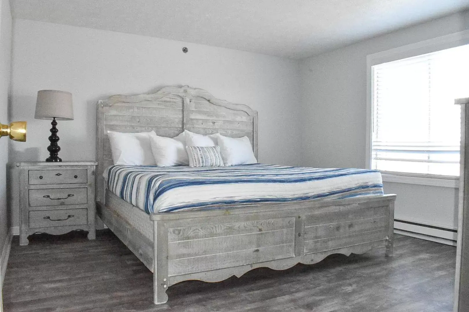 King Suite in The Grand Beach Inn King Suite in The Grand Beach Inn