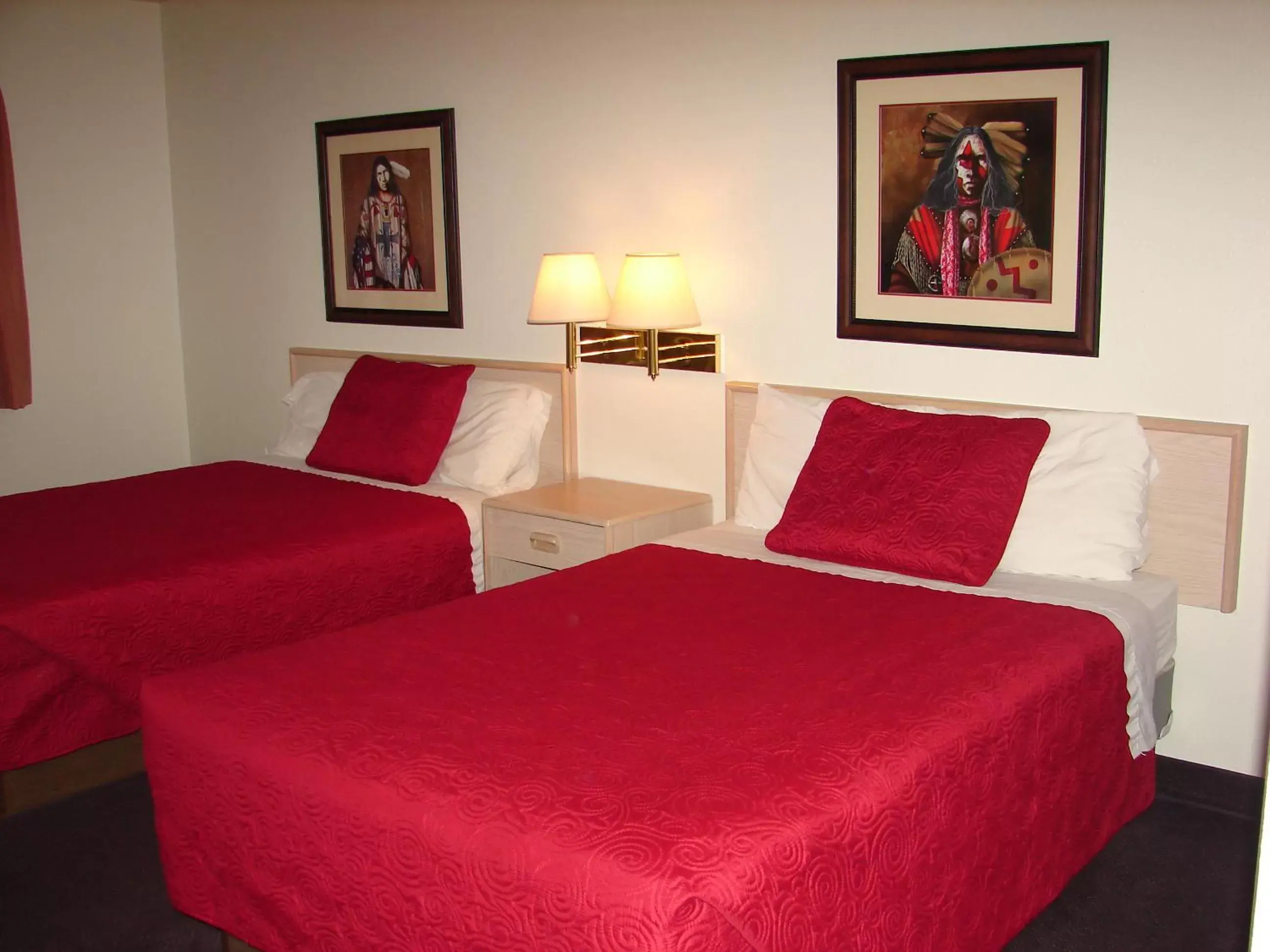 Deluxe Double Room in Mountain View Motor Inn Deluxe Double Room in Mountain View Motor Inn