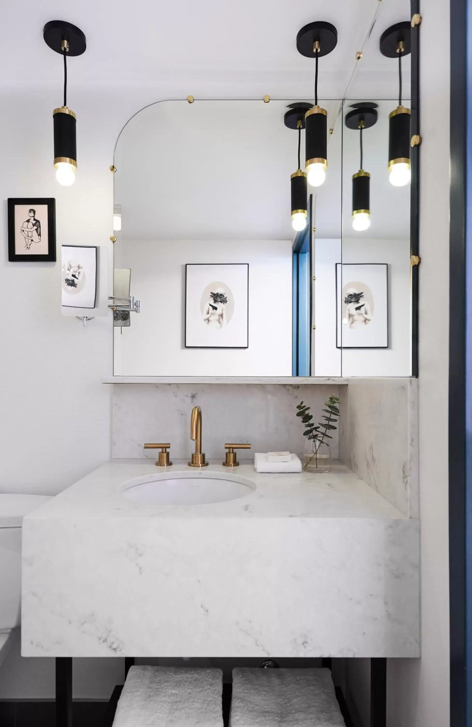 King Suite in Kimpton Saint George Hotel, an IHG Hotel King Suite in Kimpton Saint George Hotel, an IHG Hotel