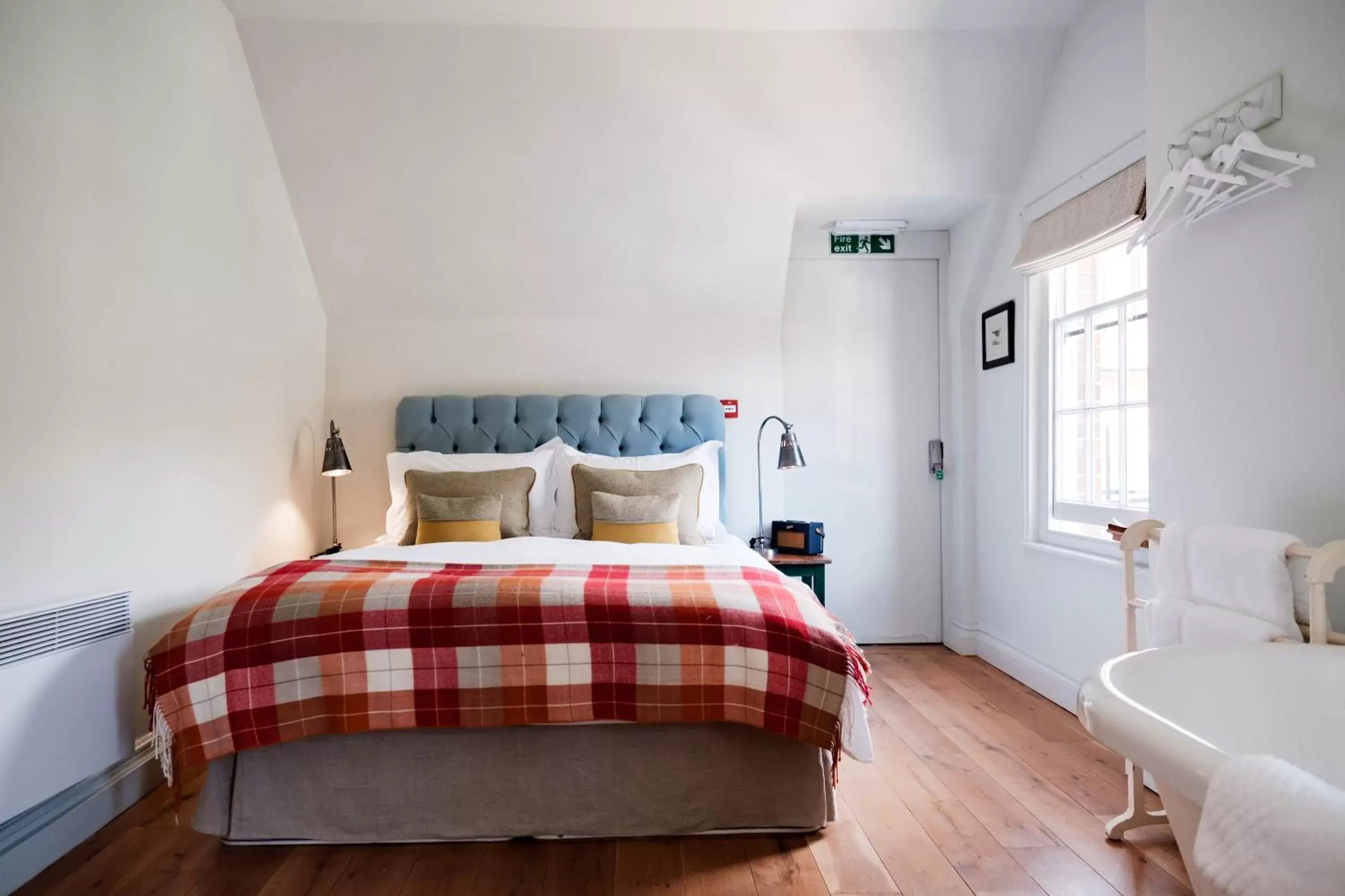 Deluxe Double Room with Shower in Bel and The Dragon-Kingsclere Deluxe Double Room with Shower in Bel and The Dragon-Kingsclere