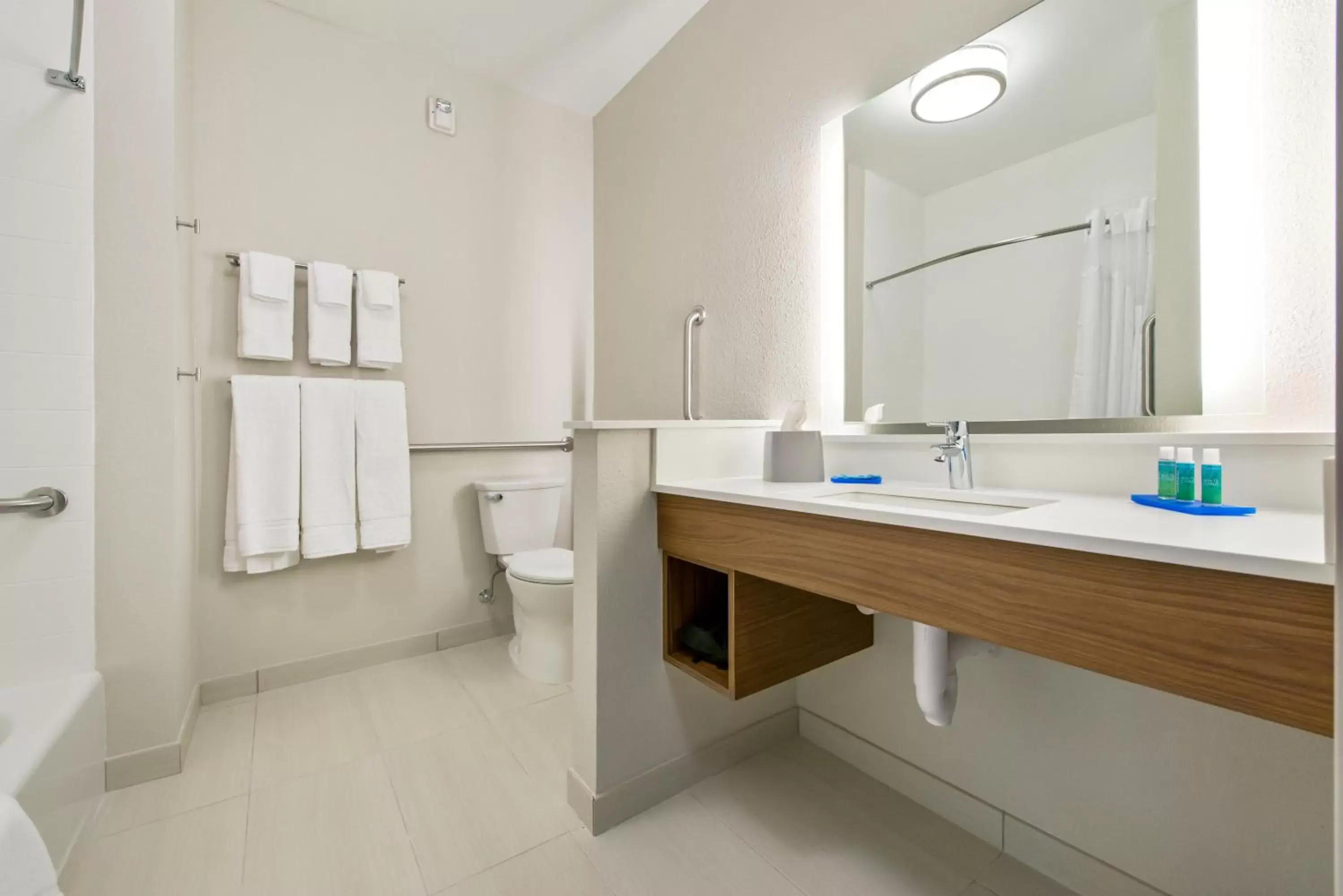 Queen Studio in Holiday Inn Express & Suites - Carrollton West, an IHG Hotel Queen Studio in Holiday Inn Express & Suites - Carrollton West, an IHG Hotel