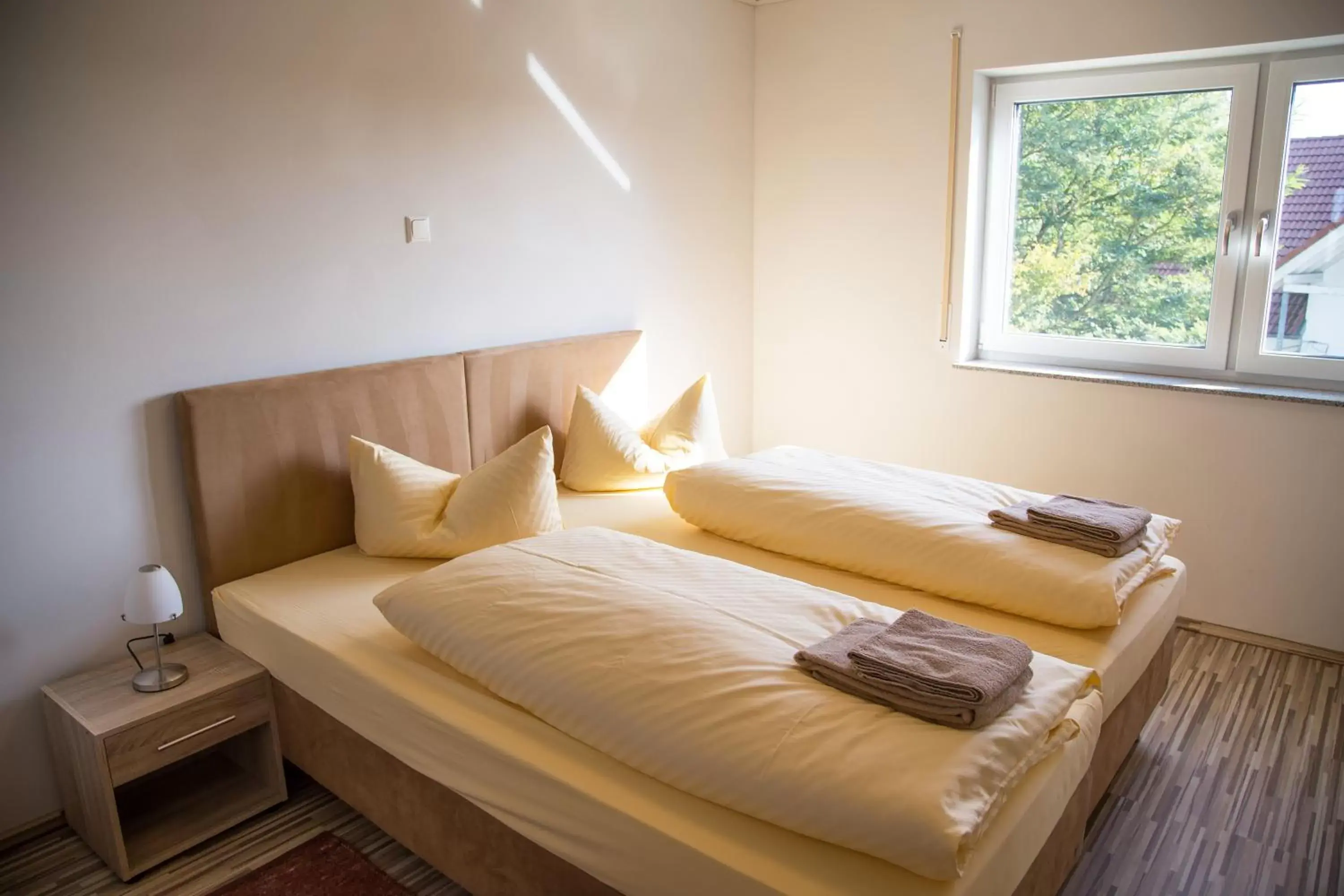 Two-Bedroom Apartment (4 Adults) in Gästehaus und Fewo Lamm Garni Two-Bedroom Apartment (4 Adults) in Gästehaus und Fewo Lamm Garni