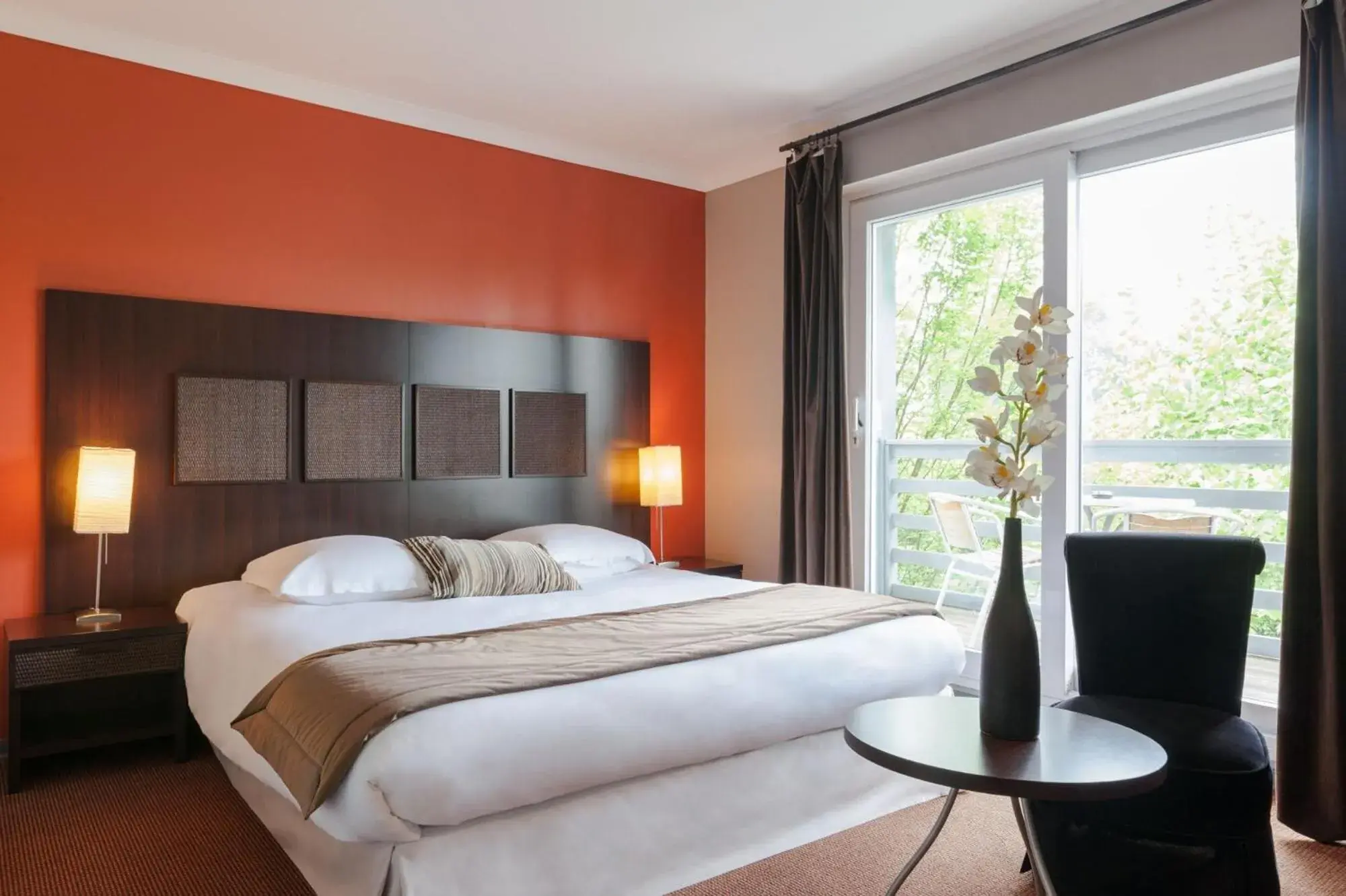 Privilege Double Room with Courtyard View with terrace or balcony in Les Jardins d'Ulysse, The Originals Relais Privilege Double Room with Courtyard View with terrace or balcony in Les Jardins d'Ulysse, The Originals Relais