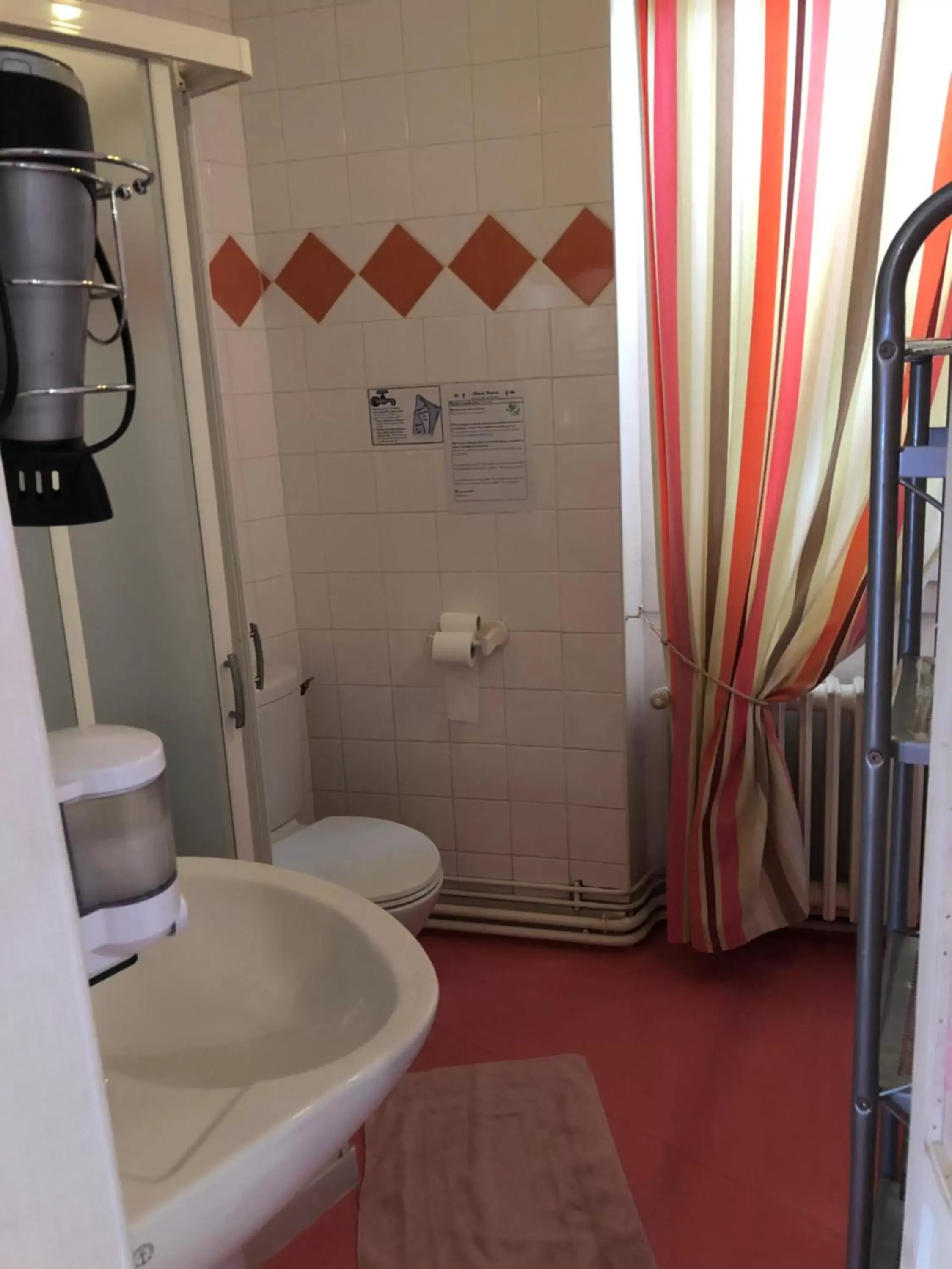 Double Room in Hotel des Remparts Double Room in Hotel des Remparts