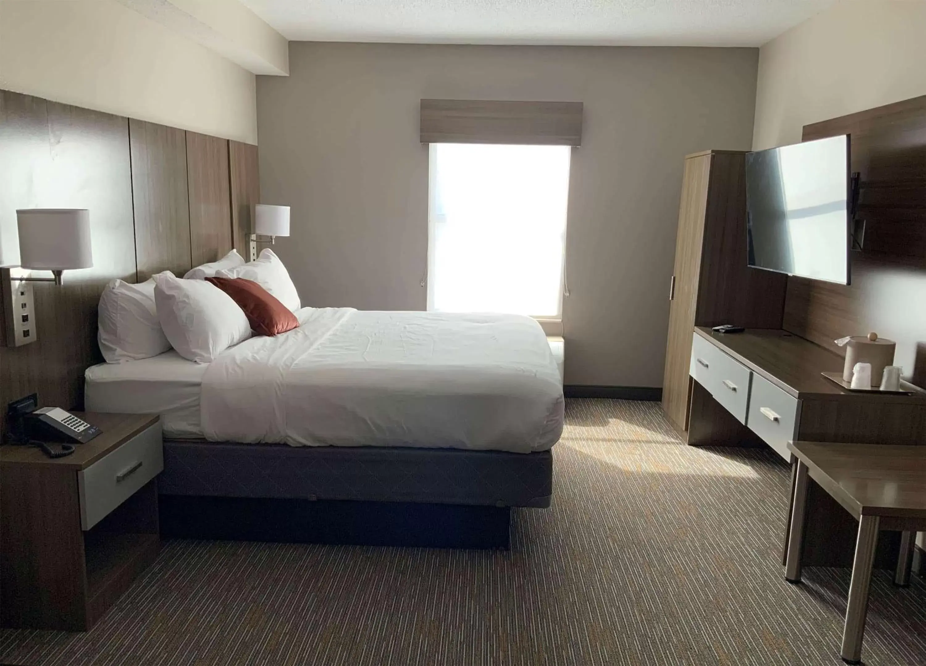 King Room - Mobility Access/Non-Smoking in Wingate by Wyndham Jackson Ridgeland King Room - Mobility Access/Non-Smoking in Wingate by Wyndham Jackson Ridgeland