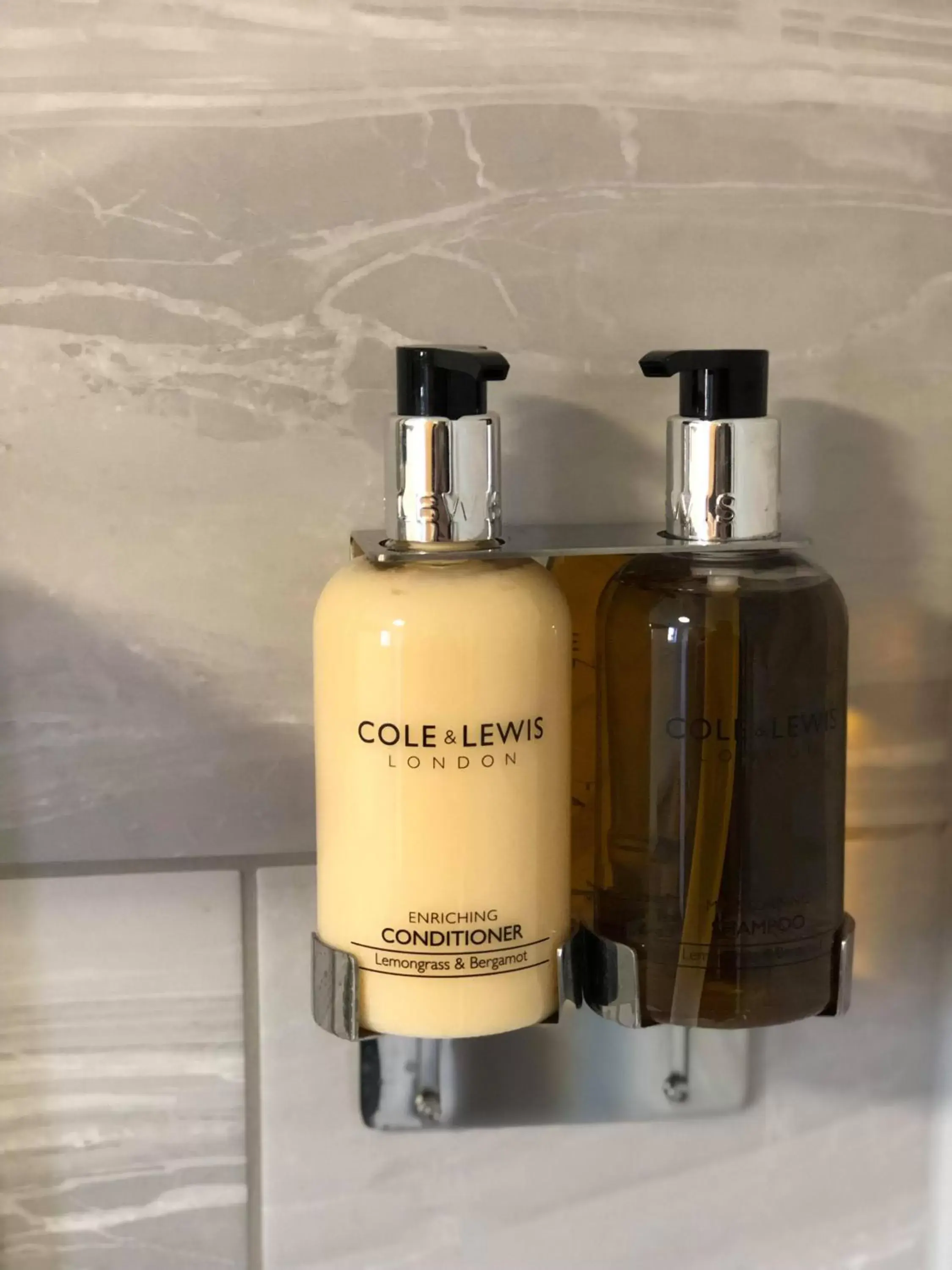 King Room in The Wheatsheaf Pub, Kitchen & Rooms King Room in The Wheatsheaf Pub, Kitchen & Rooms