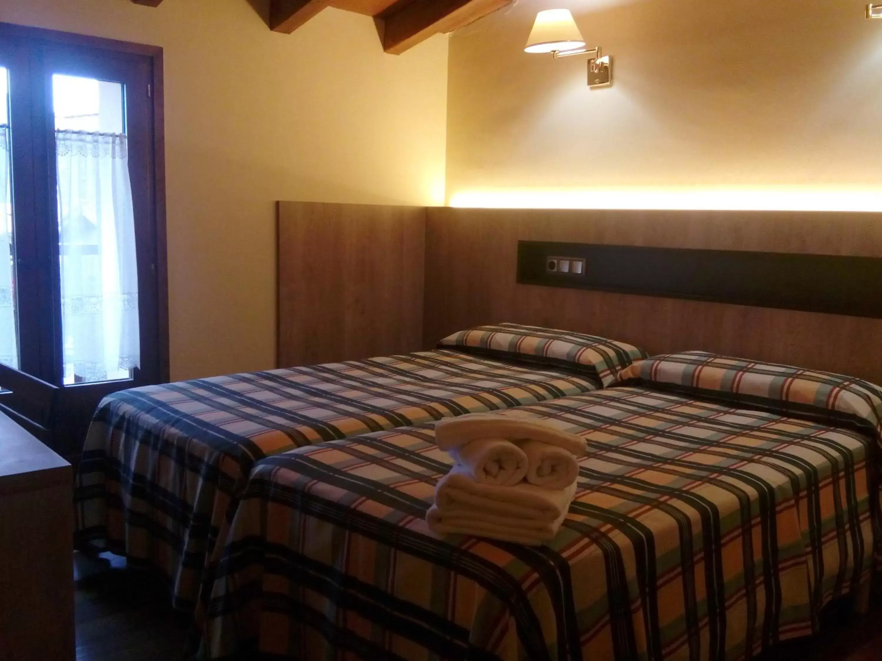 Twin Room with City View in CAN MENCIÓ - Plaça Major Twin Room with City View in CAN MENCIÓ - Plaça Major