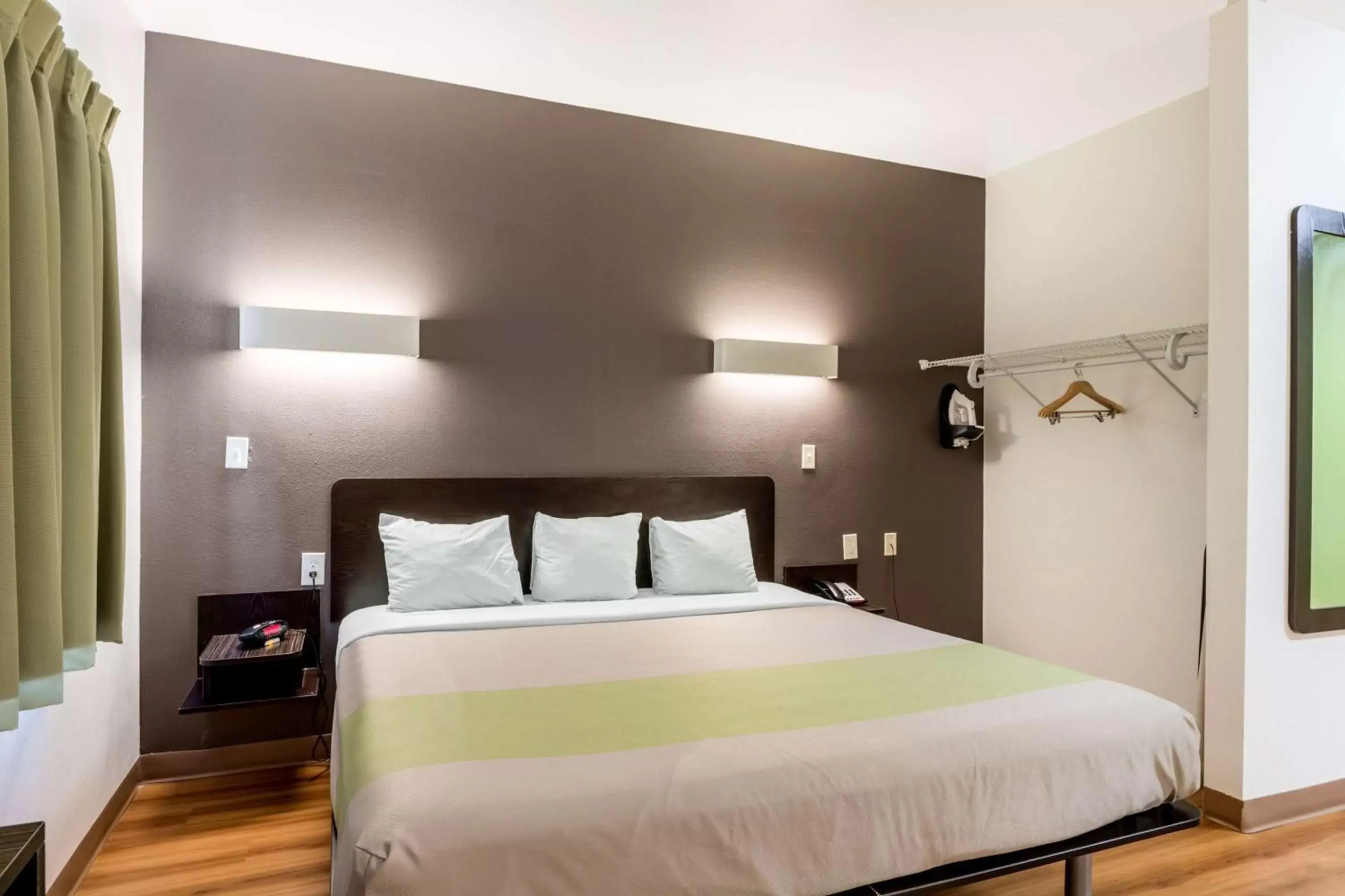 King Room - Non-Smoking in Super 8 by Wyndham Kenedy King Room - Non-Smoking in Super 8 by Wyndham Kenedy