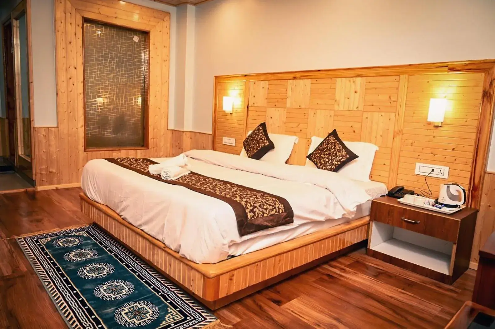 OLD MANALI RETREAT OLD MANALI RETREAT