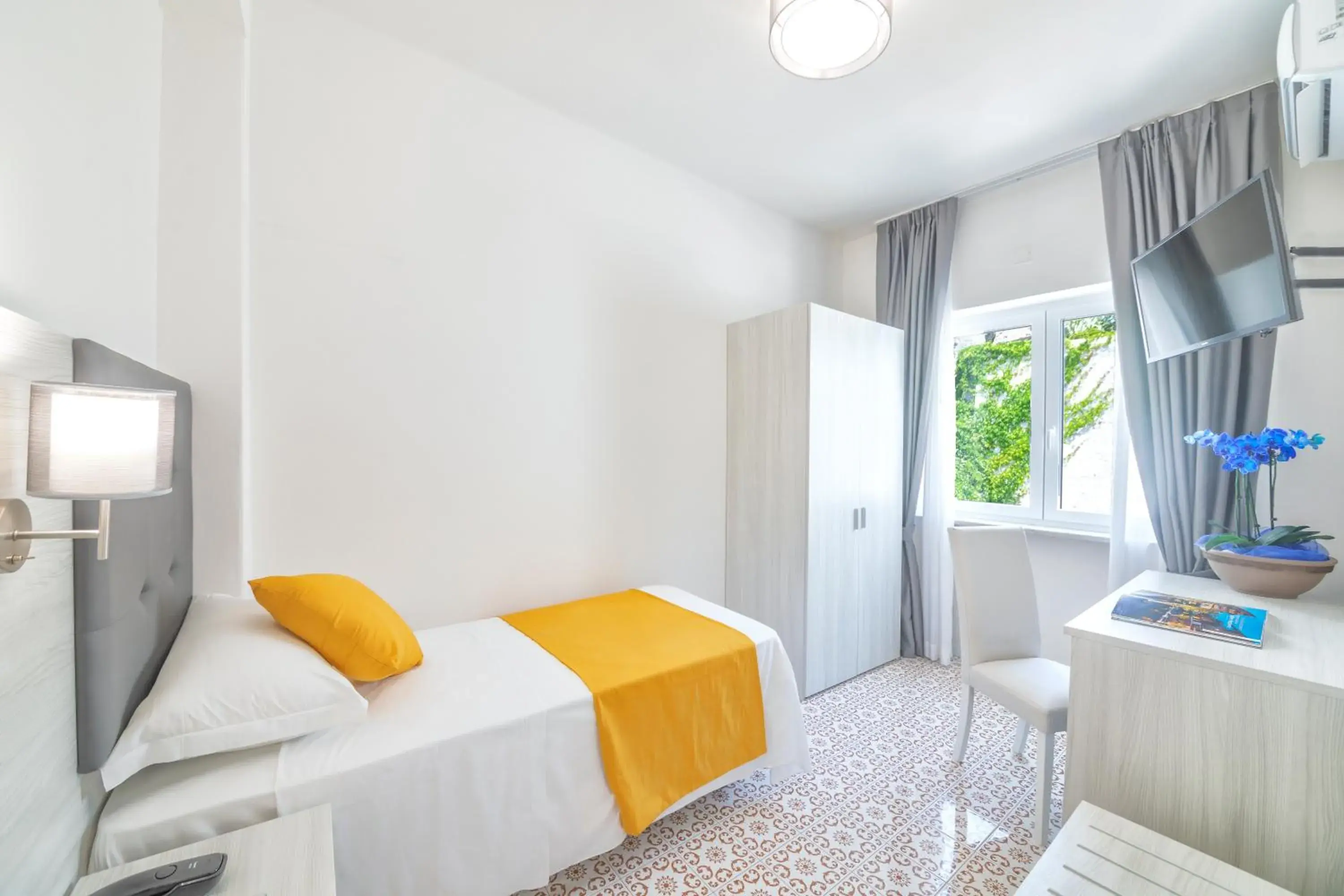 Single Room - single occupancy in Royal Sunset Hotel Single Room - single occupancy in Royal Sunset Hotel