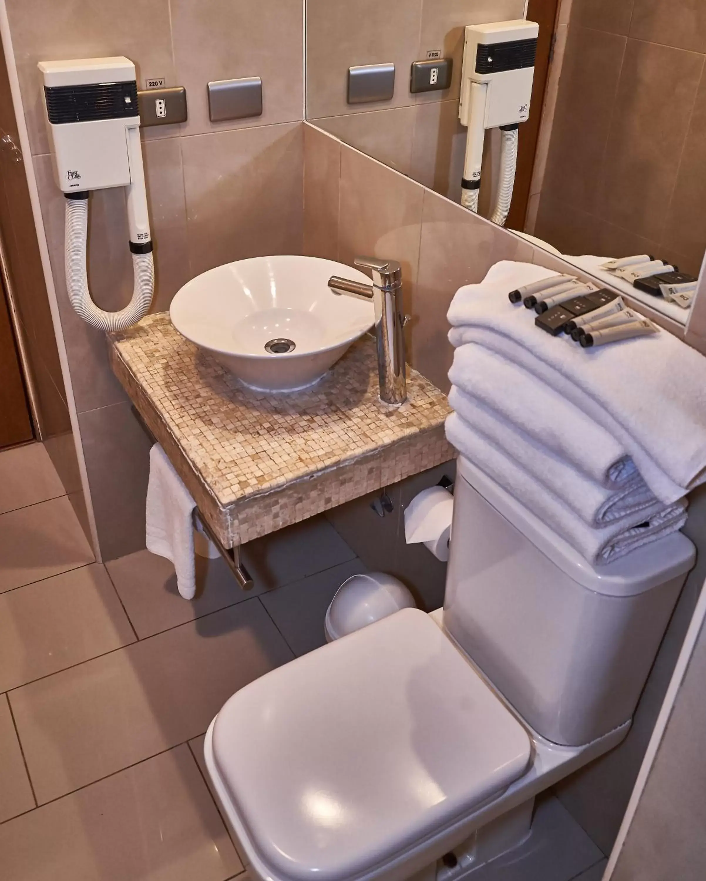 Twin Room in RQ Santiago Twin Room in RQ Santiago