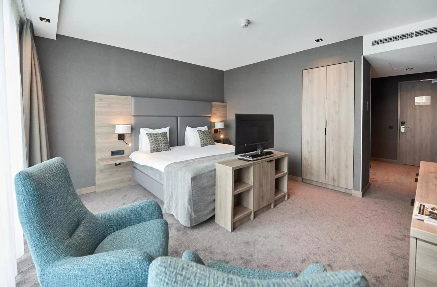 Superior Double Room in Van der Valk Hotel Leeuwarden Superior Double Room in Van der Valk Hotel Leeuwarden