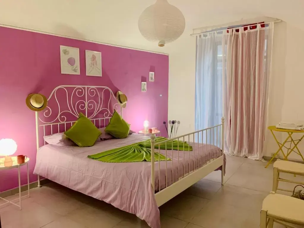 Two-Bedroom Apartment - single occupancy in 900 Bed and Breakfast Two-Bedroom Apartment - single occupancy in 900 Bed and Breakfast