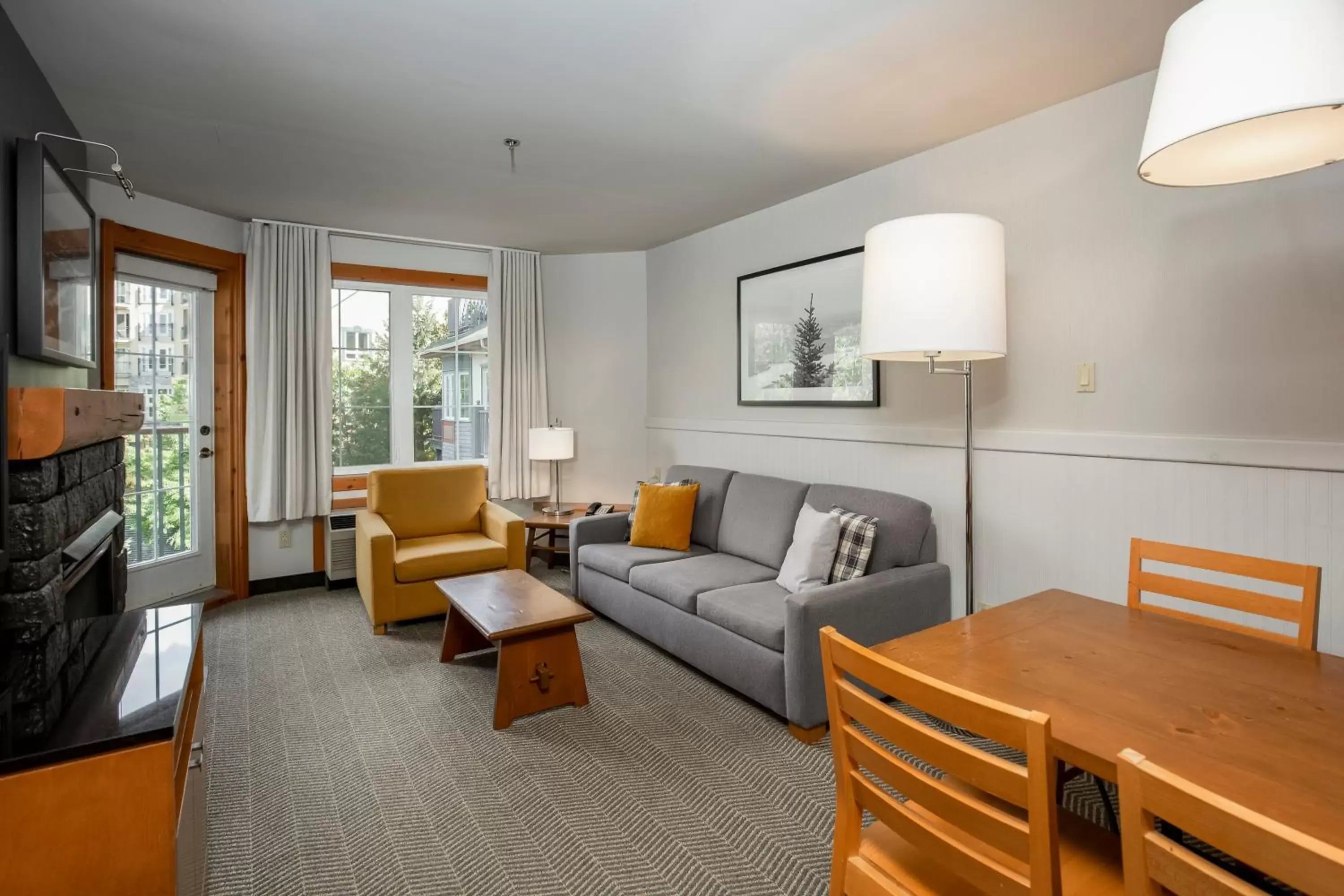 One-Bedroom Suite with Two Queen Beds in Lodge de la Montagne One-Bedroom Suite with Two Queen Beds in Lodge de la Montagne