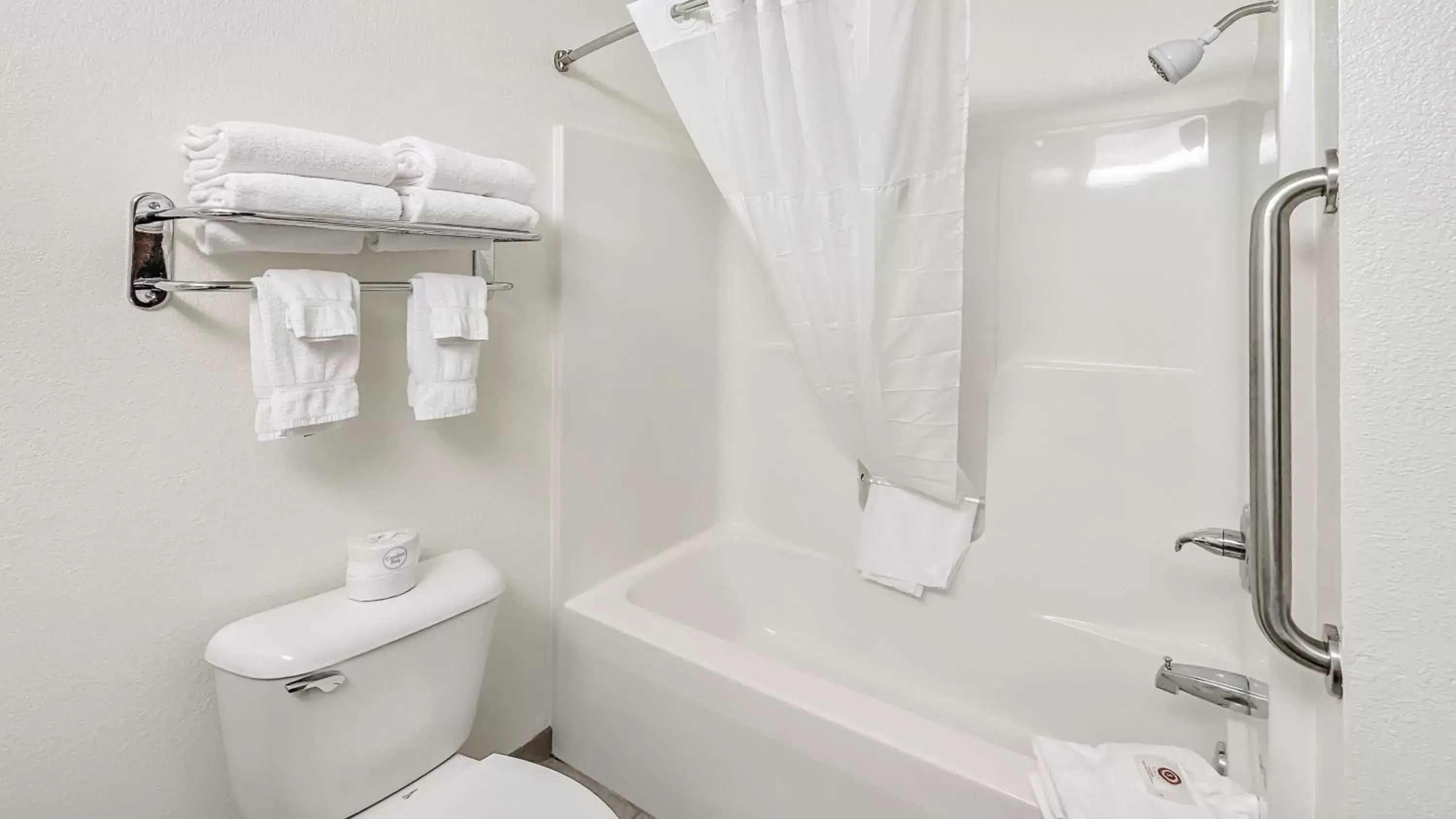 Queen Room Suite with Two Queen Beds in Estherville Hotel & Suites Queen Room Suite with Two Queen Beds in Estherville Hotel & Suites