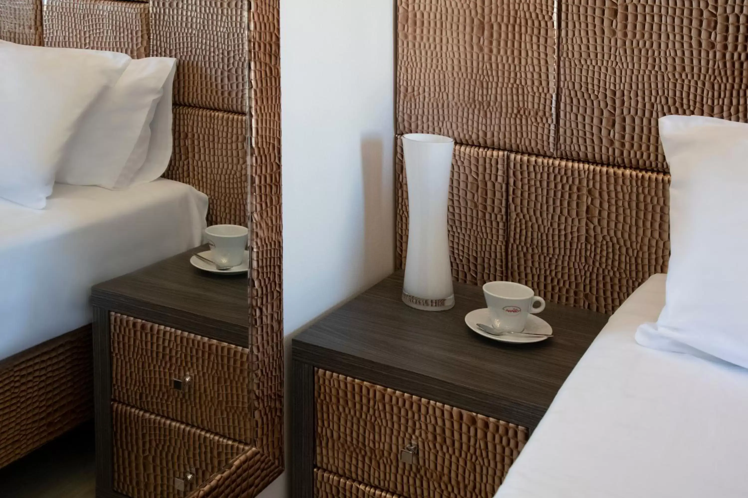 Classic Double Room in GOLDEN TULIP CANNES HOTEL de PARIS Classic Double Room in GOLDEN TULIP CANNES HOTEL de PARIS