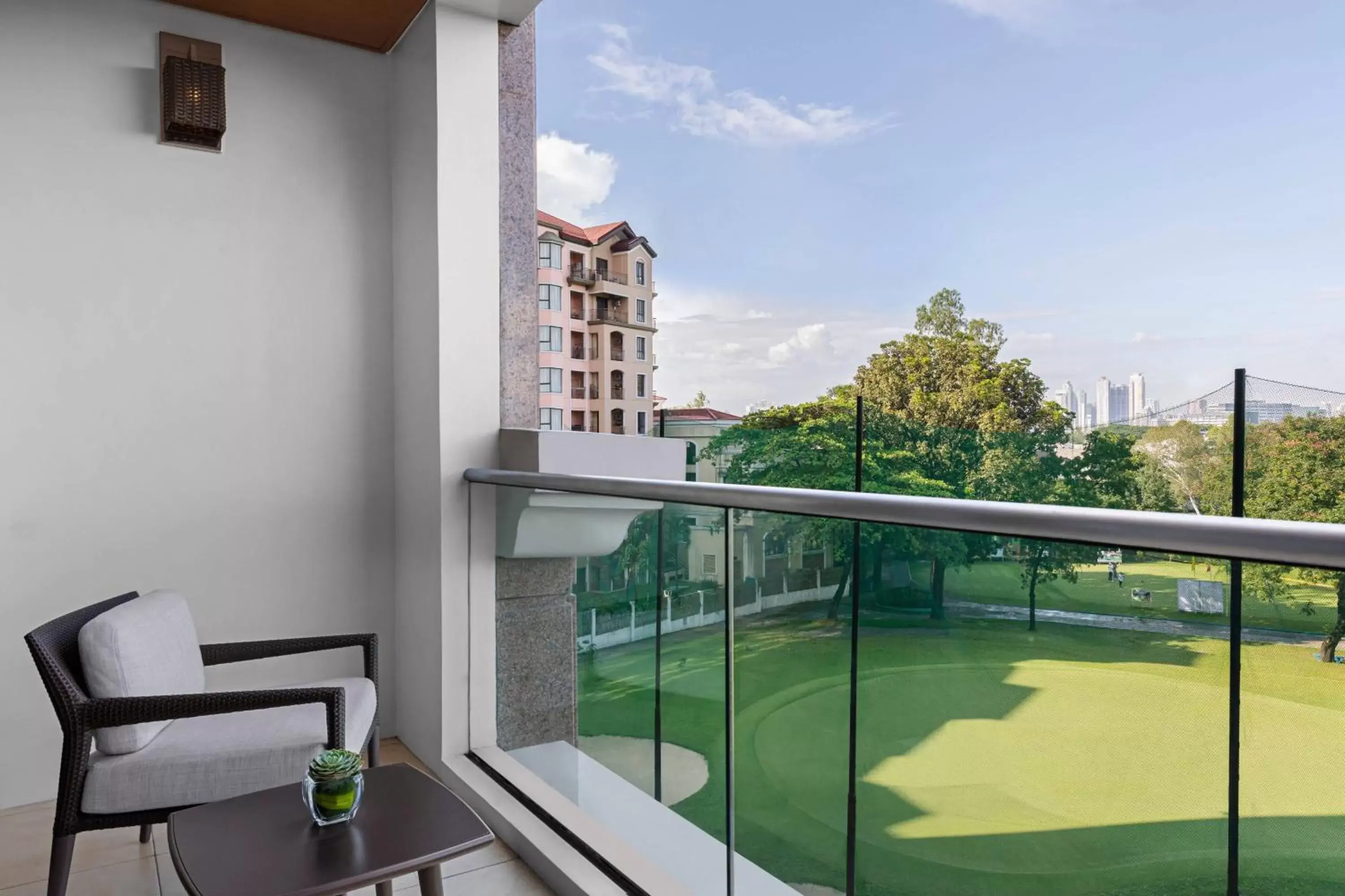 Executive Deluxe King Suite with Lounge Access in Manila Marriott Hotel at Newport World Resorts Executive Deluxe King Suite with Lounge Access in Manila Marriott Hotel at Newport World Resorts