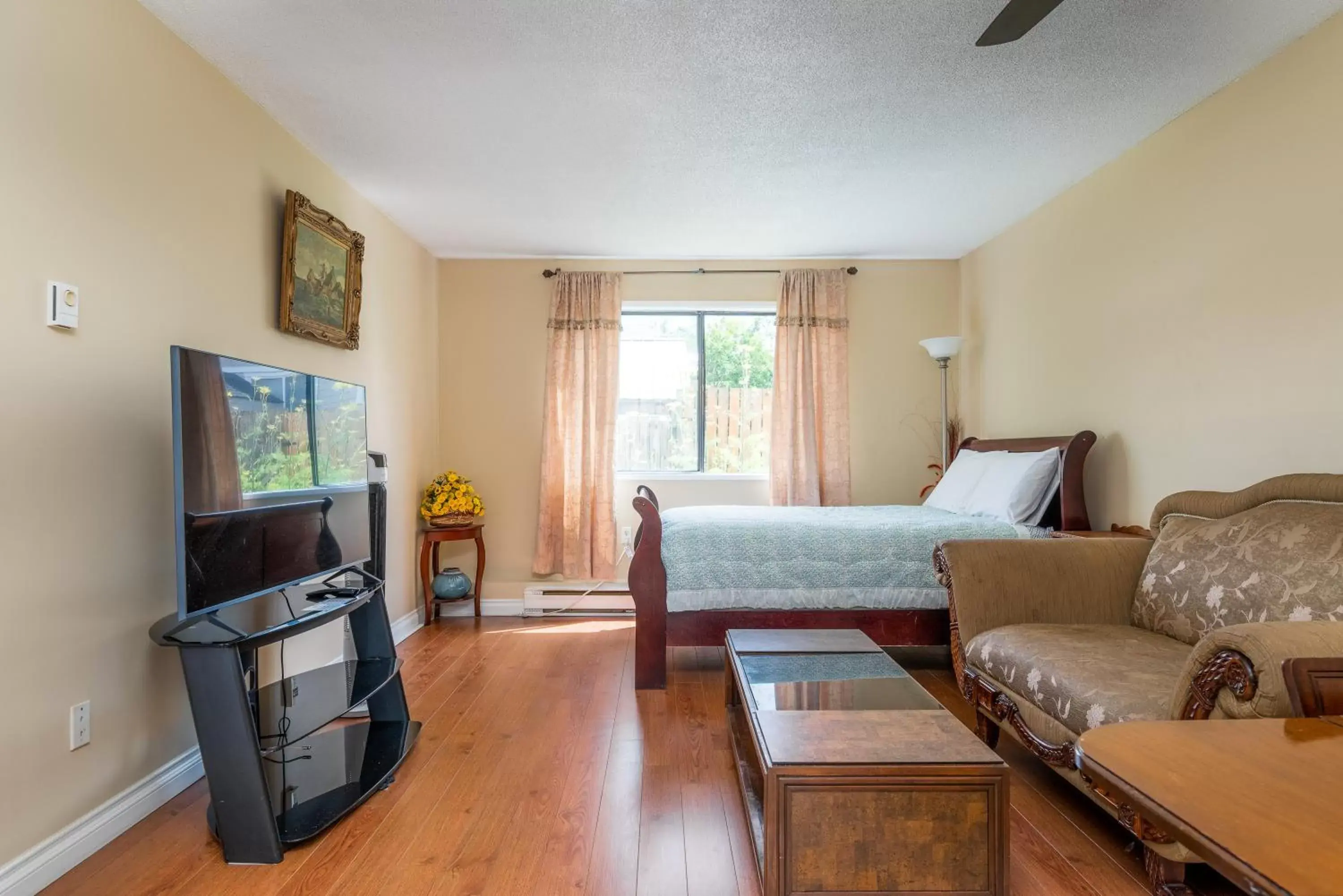 Deluxe Double Room - single occupancy in Croft Inn Motel Deluxe Double Room - single occupancy in Croft Inn Motel