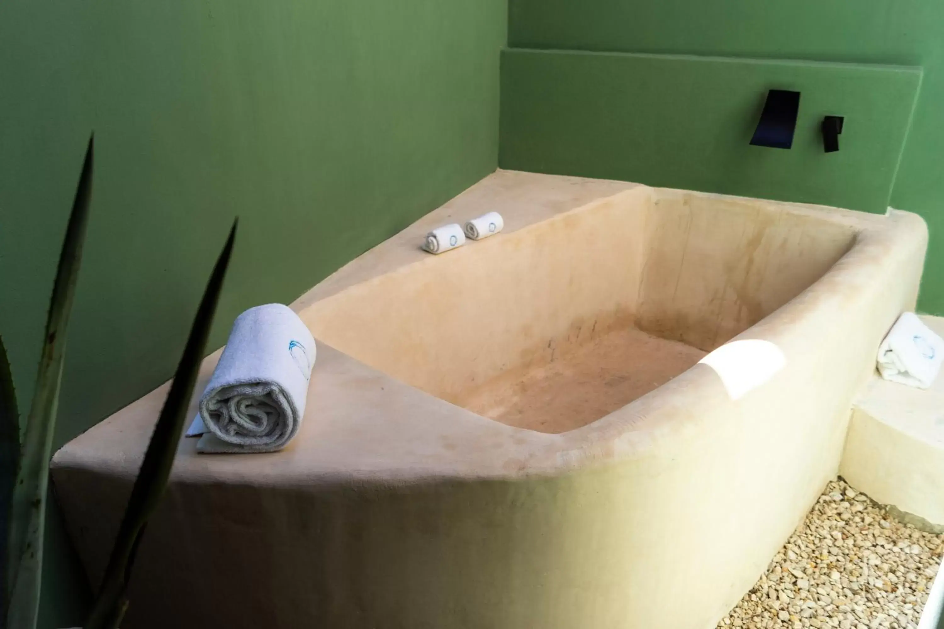 Deluxe Double Room with Bath in Hotel Circulo Bacalar Deluxe Double Room with Bath in Hotel Circulo Bacalar