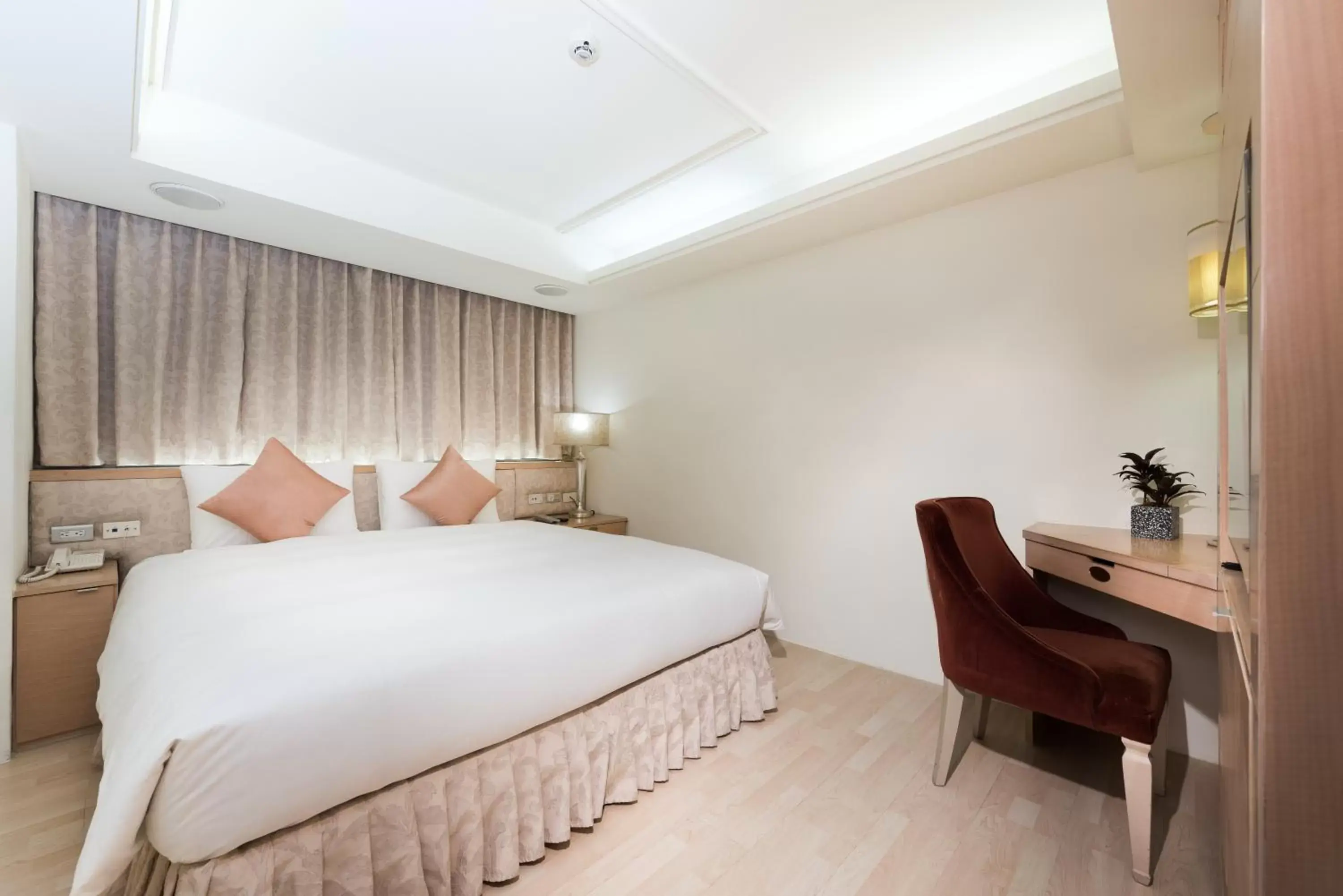 Basic Double Room in Shin Yuan Celeb Metro Hotel Basic Double Room in Shin Yuan Celeb Metro Hotel