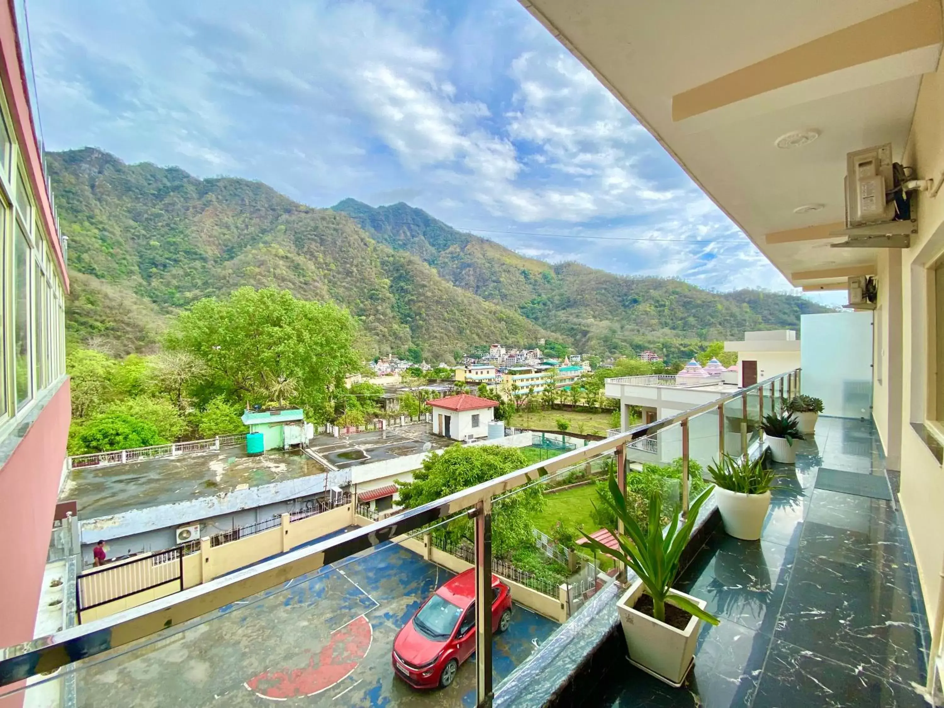 Tapovan New Residency - 5 minutes walk to Laxman jhula Tapovan New Residency - 5 minutes walk to Laxman jhula