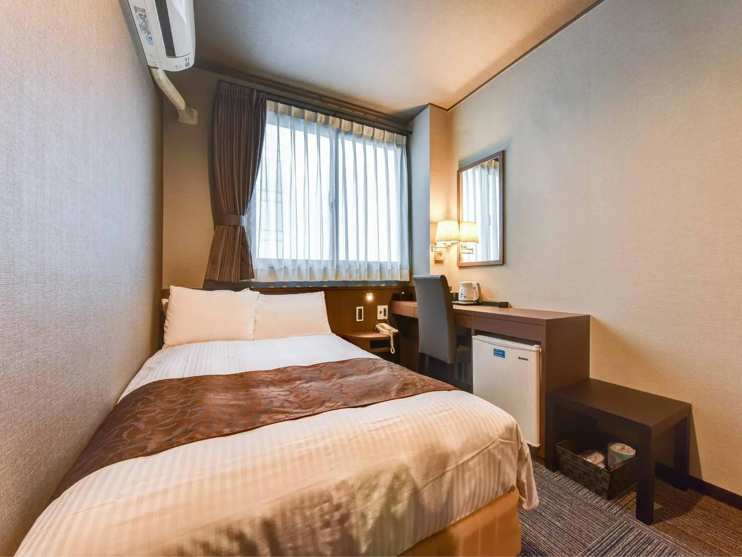 Superior Double Room with Small Double Bed - single occupancy - Non-Smoking in Hotel Crane Tachibana Superior Double Room with Small Double Bed - single occupancy - Non-Smoking in Hotel Crane Tachibana
