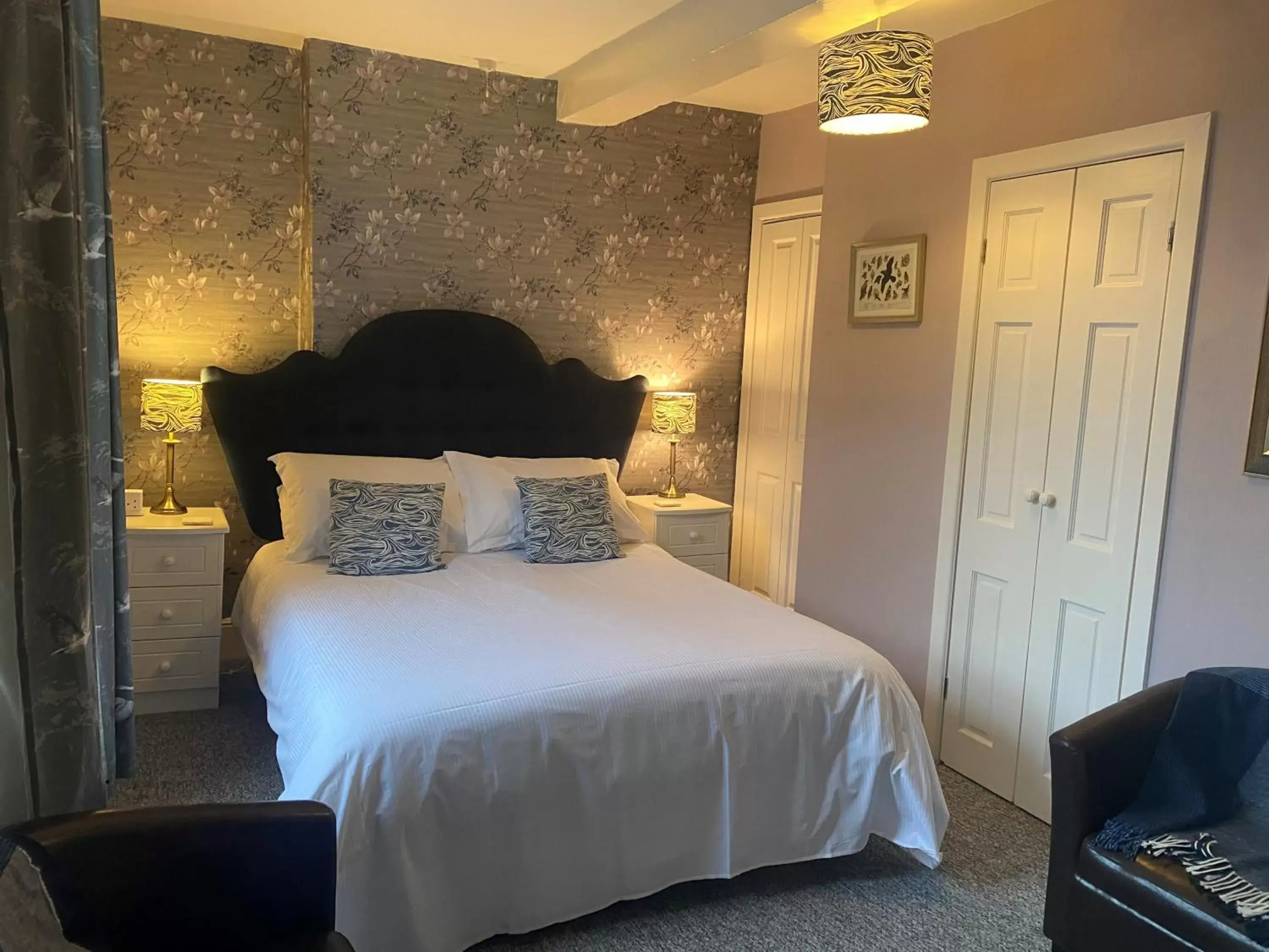 Double Room with Private Bathroom in Talbot House Bed & Breakfast and Tearoom Double Room with Private Bathroom in Talbot House Bed & Breakfast and Tearoom