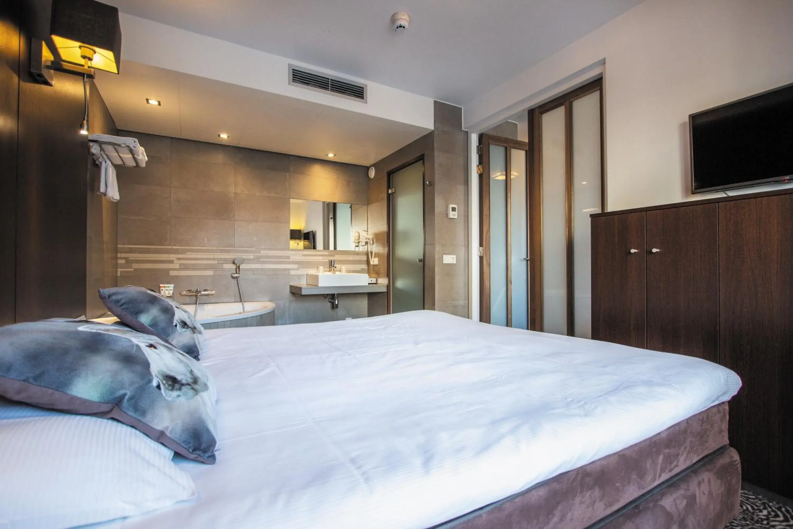 1 Bedroom Apartment - 1 King Bed 2 Single Beds in Golden Tulip West Ende 1 Bedroom Apartment - 1 King Bed 2 Single Beds in Golden Tulip West Ende