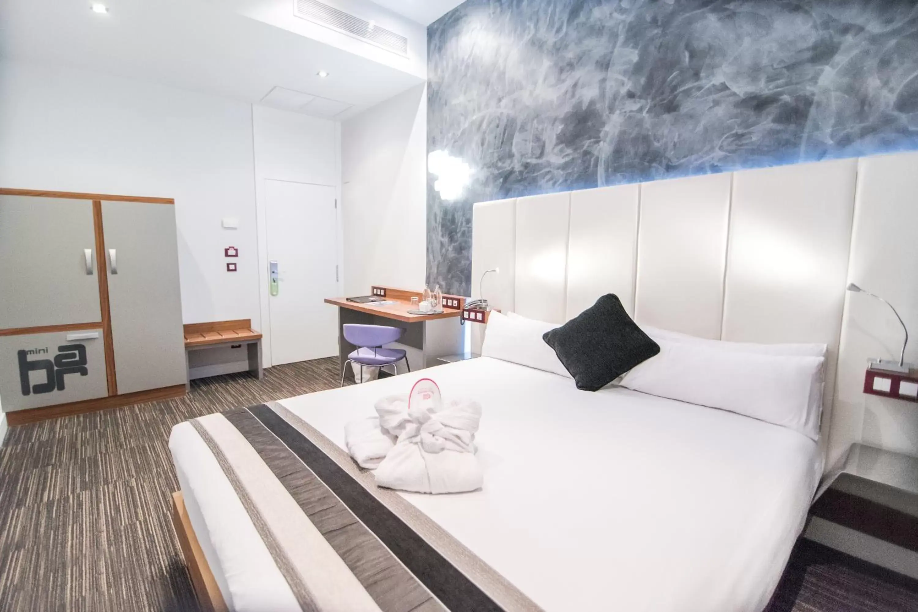 Superior Double Room in Petit Palace Boqueria Garden Superior Double Room in Petit Palace Boqueria Garden