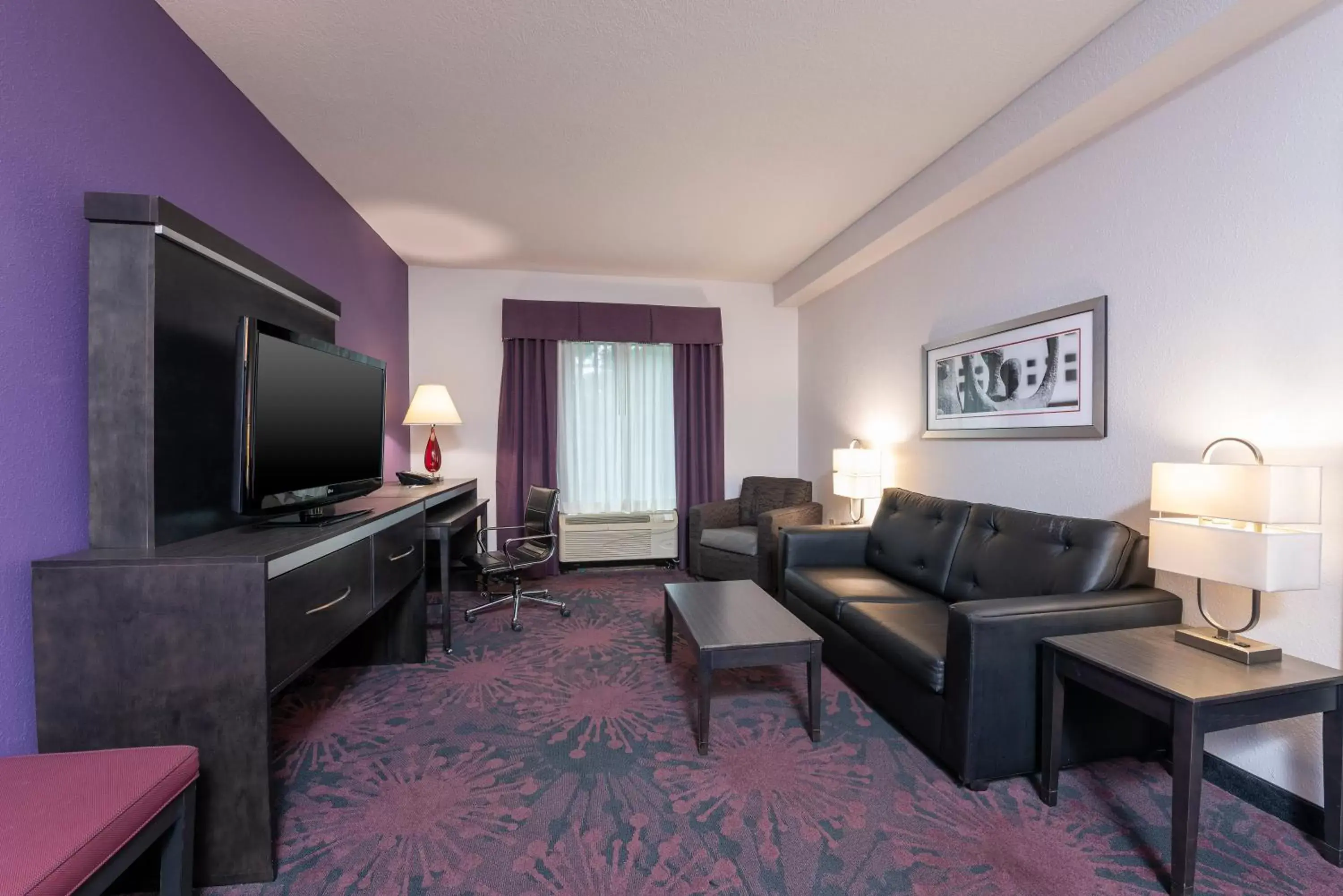 Executive Suite - Non Smoking in Holiday Inn Express & Suites Columbus - Polaris Parkway / COLUMBUS, an IHG Hotel Executive Suite - Non Smoking in Holiday Inn Express & Suites Columbus - Polaris Parkway / COLUMBUS, an IHG Hotel