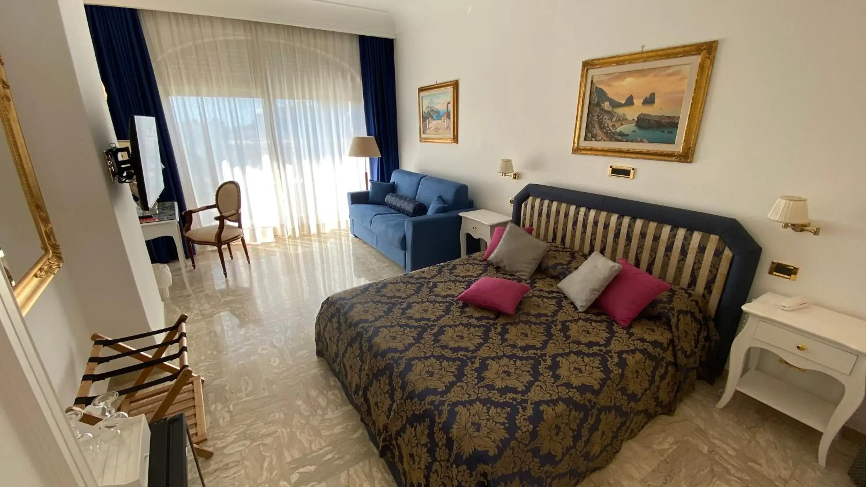 Junior Suite - single occupancy in Bougainville Luxury Boutique Hotel Junior Suite - single occupancy in Bougainville Luxury Boutique Hotel