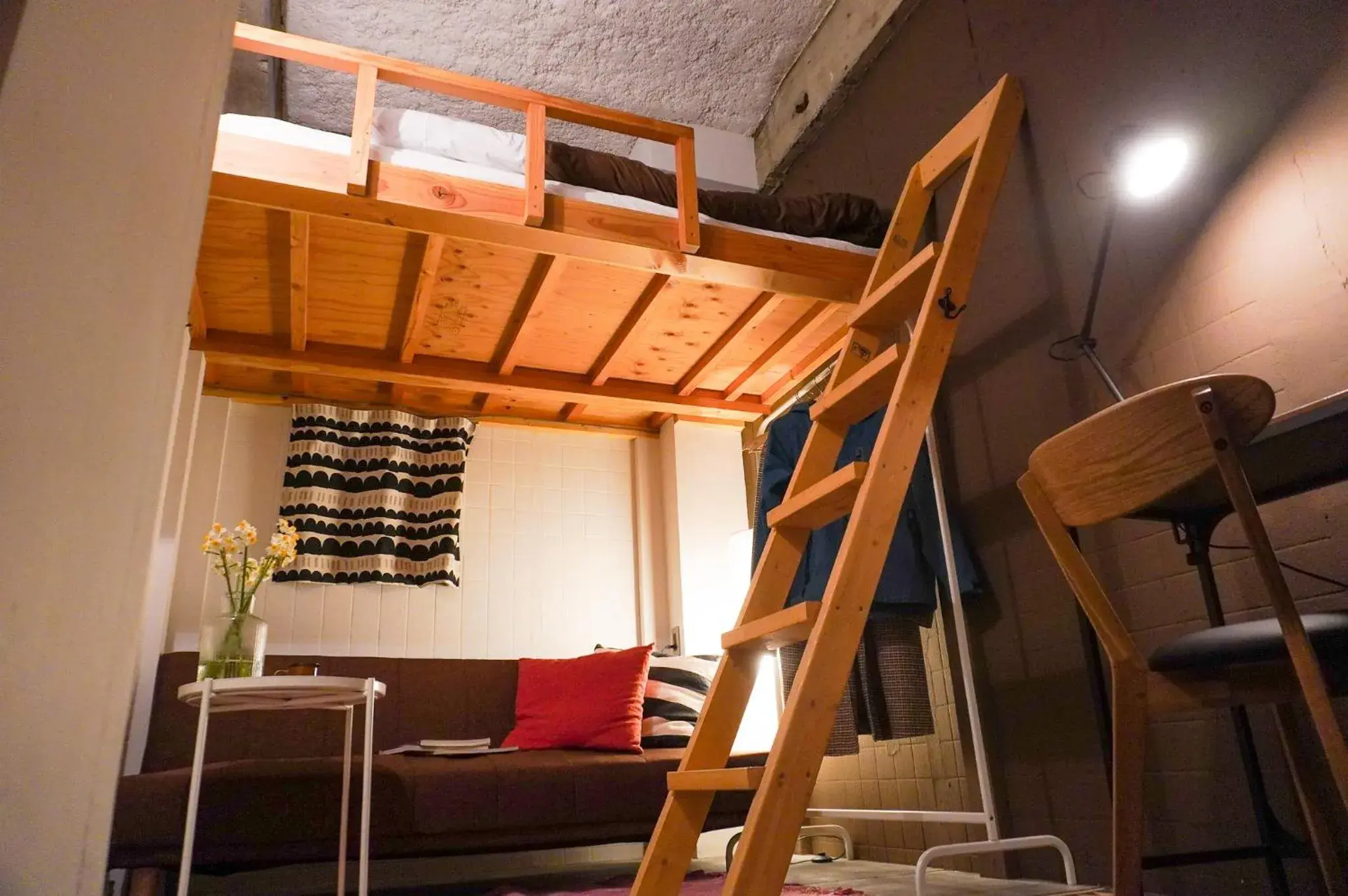 Large Single Room in Hostel Niniroom Large Single Room in Hostel Niniroom