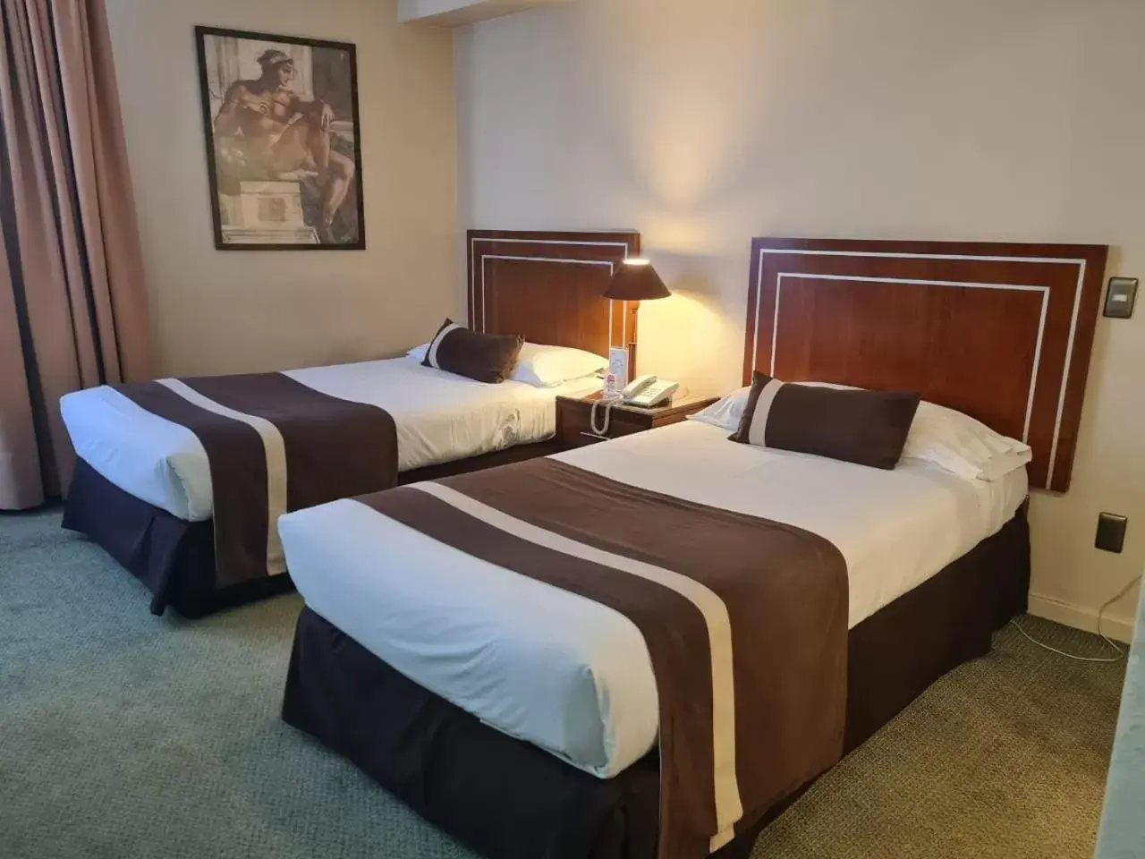 Standard Twin Room in Hotel Leonardo da Vinci Standard Twin Room in Hotel Leonardo da Vinci