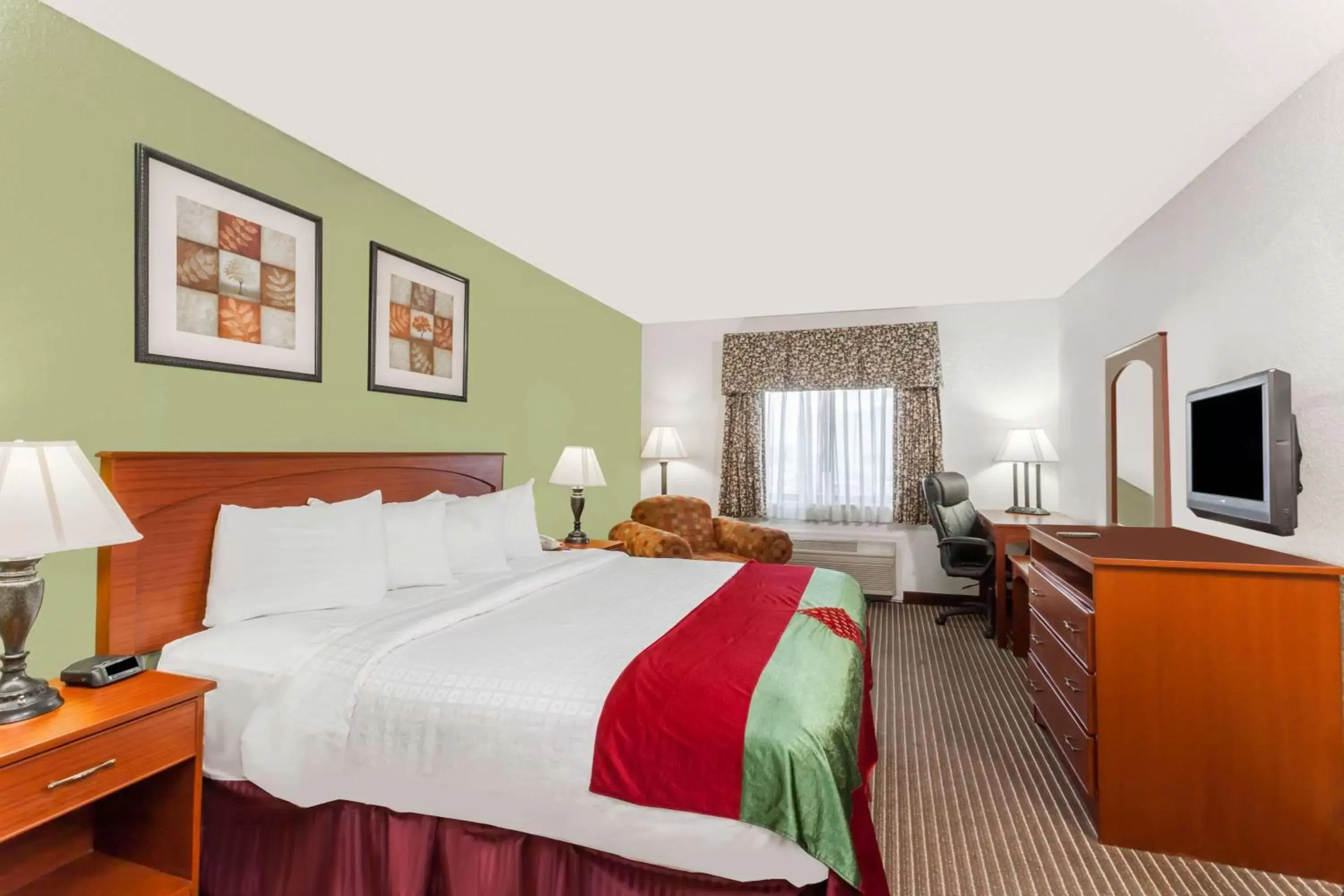 Double Room - Mobility Access/Non-Smoking in Baymont by Wyndham Jackson Double Room - Mobility Access/Non-Smoking in Baymont by Wyndham Jackson