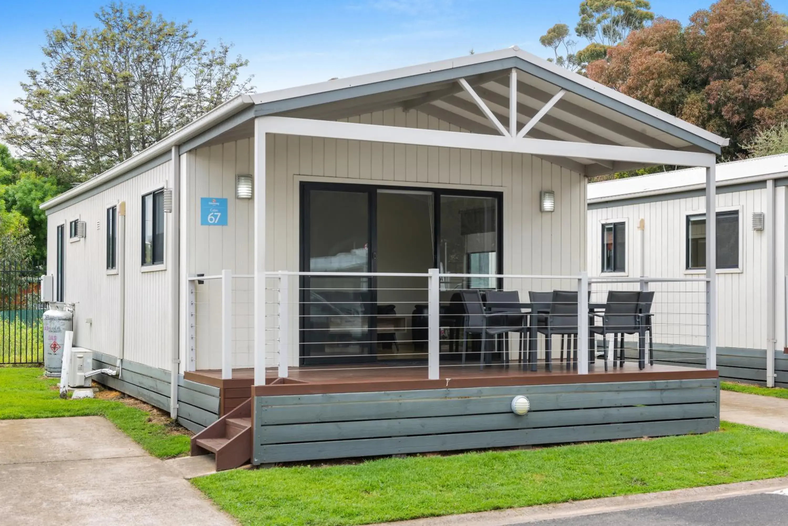 Deluxe 2 Bedroom Cabin - Sleeps 5 in Discovery Parks - Geelong Deluxe 2 Bedroom Cabin - Sleeps 5 in Discovery Parks - Geelong