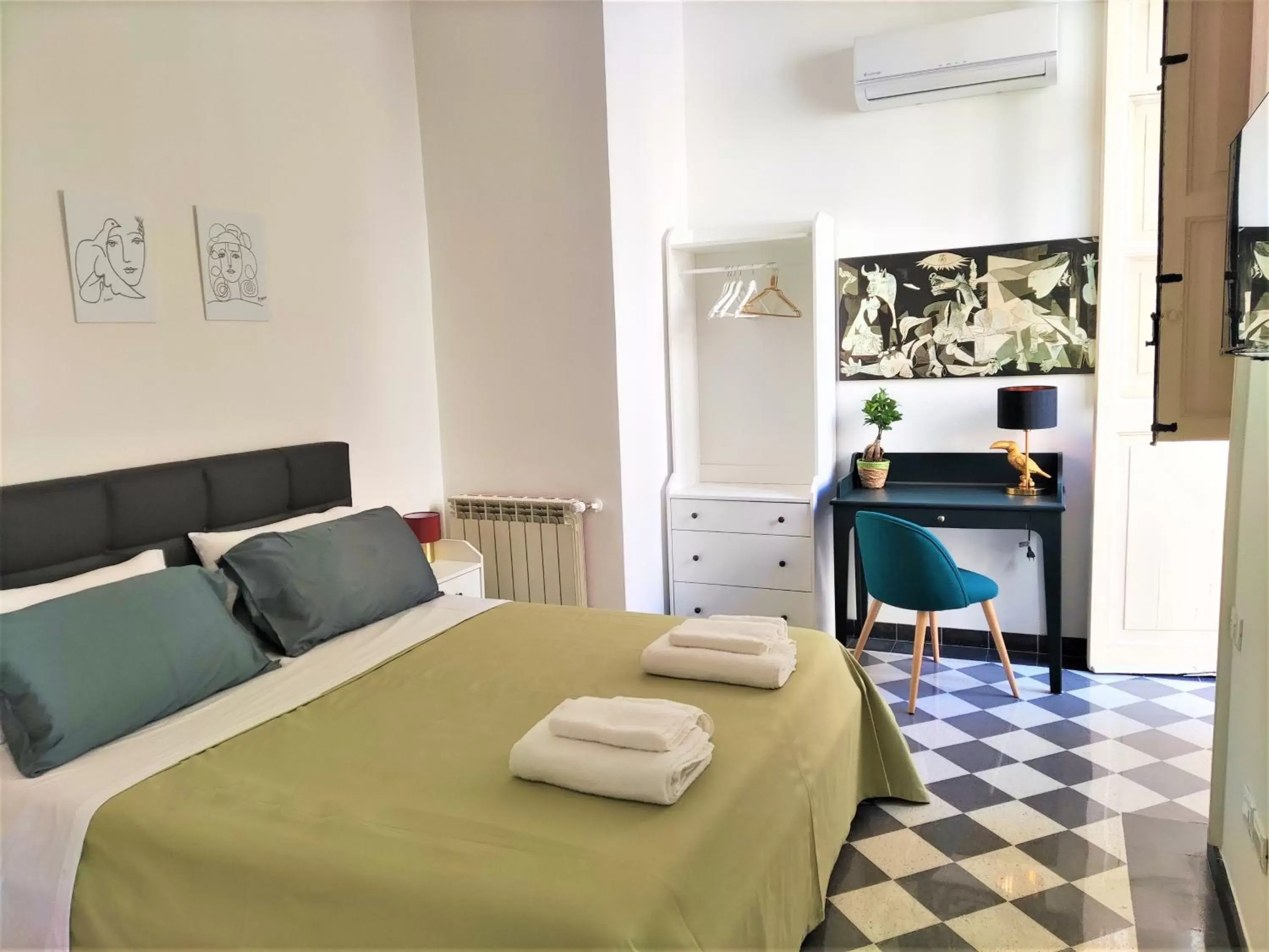 Double Room in AUSA suites Double Room in AUSA suites