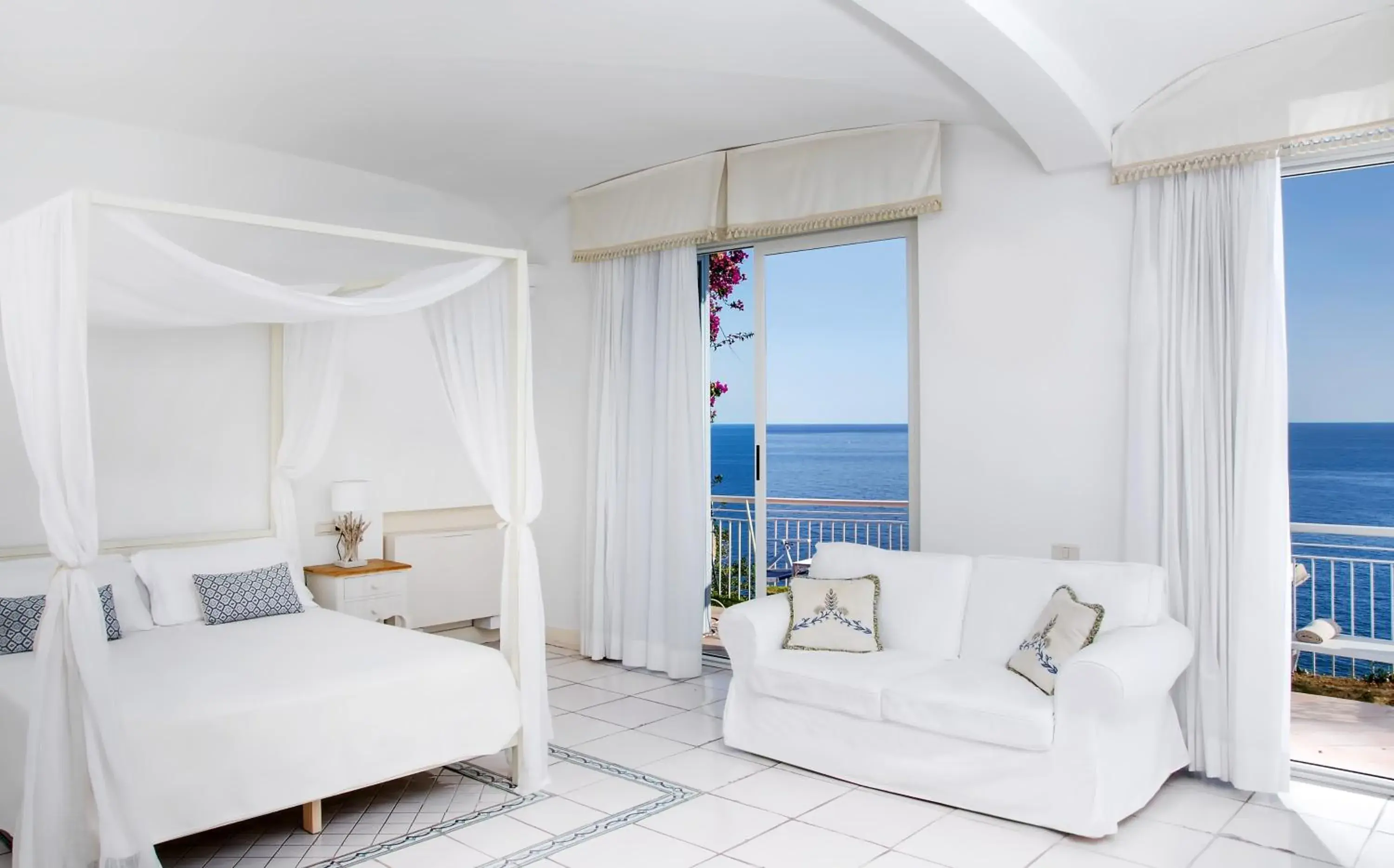 Honeymoon Suite in Hotel Club Due Torri Honeymoon Suite in Hotel Club Due Torri