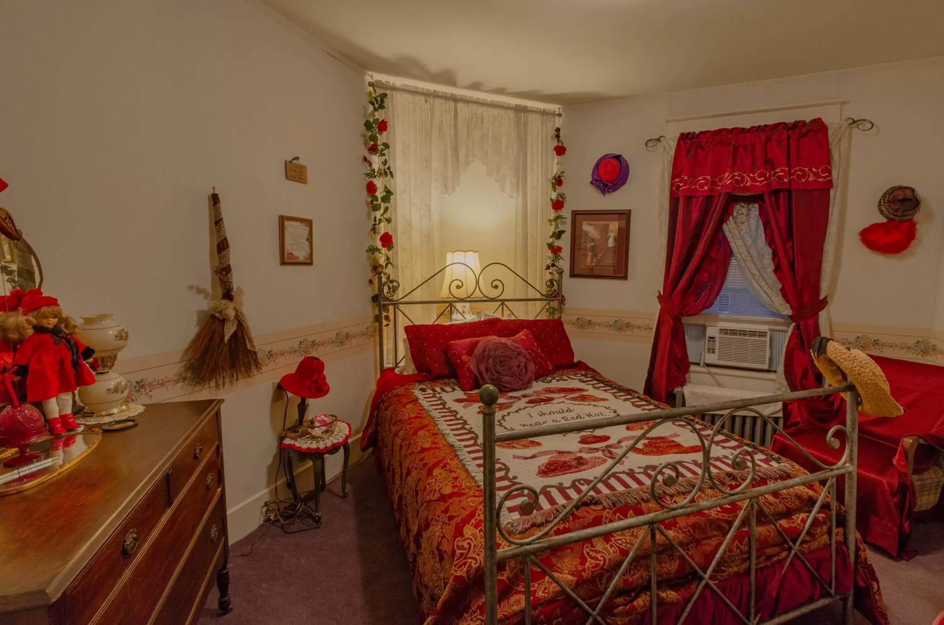 Queen Room in Armour's Hotel & Spa Queen Room in Armour's Hotel & Spa