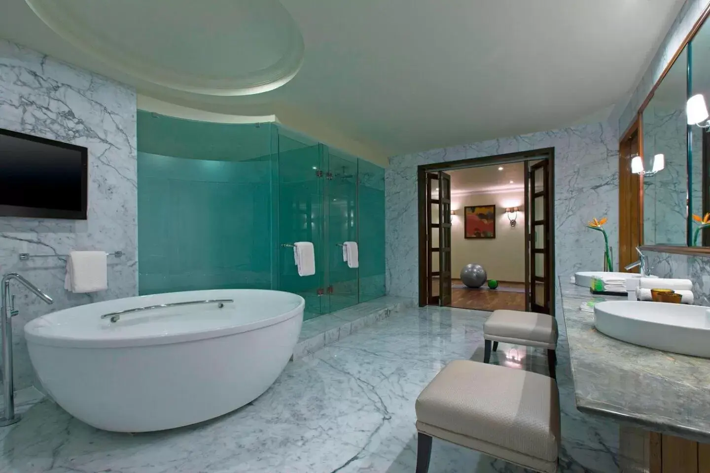 Club Twin Room with Lounge Access - single occupancy in The Westin Pune Koregaon Park Club Twin Room with Lounge Access - single occupancy in The Westin Pune Koregaon Park