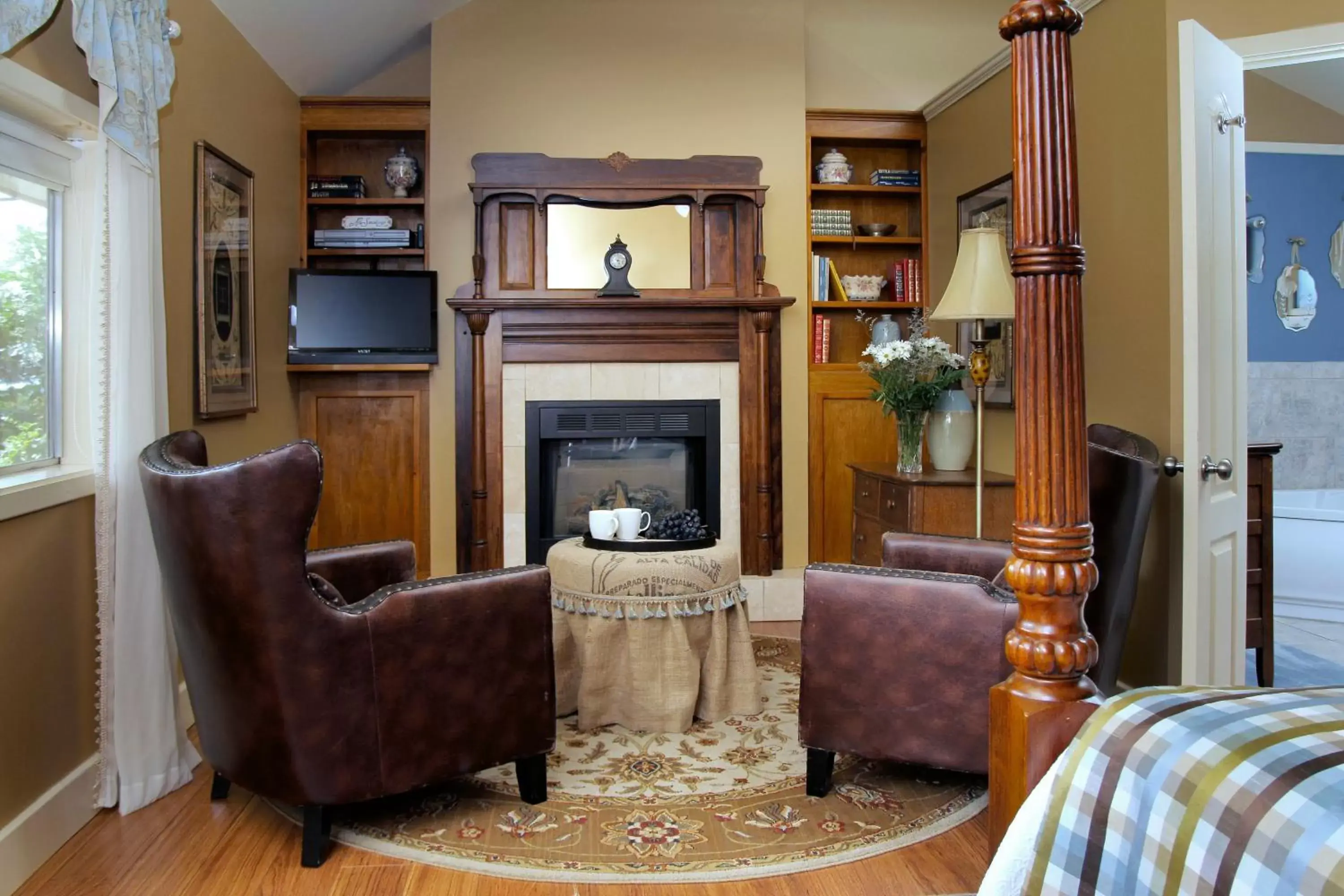 Suite with Spa Bath in Heartstone Inn Suite with Spa Bath in Heartstone Inn