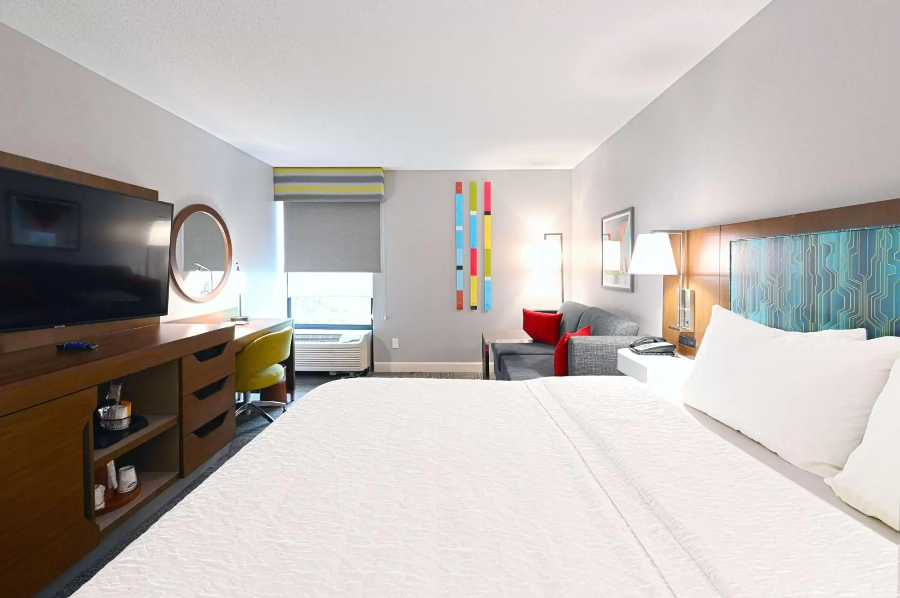 King Study Room - Non-Smoking in Hampton Inn Richmond-West Innsbrook King Study Room - Non-Smoking in Hampton Inn Richmond-West Innsbrook